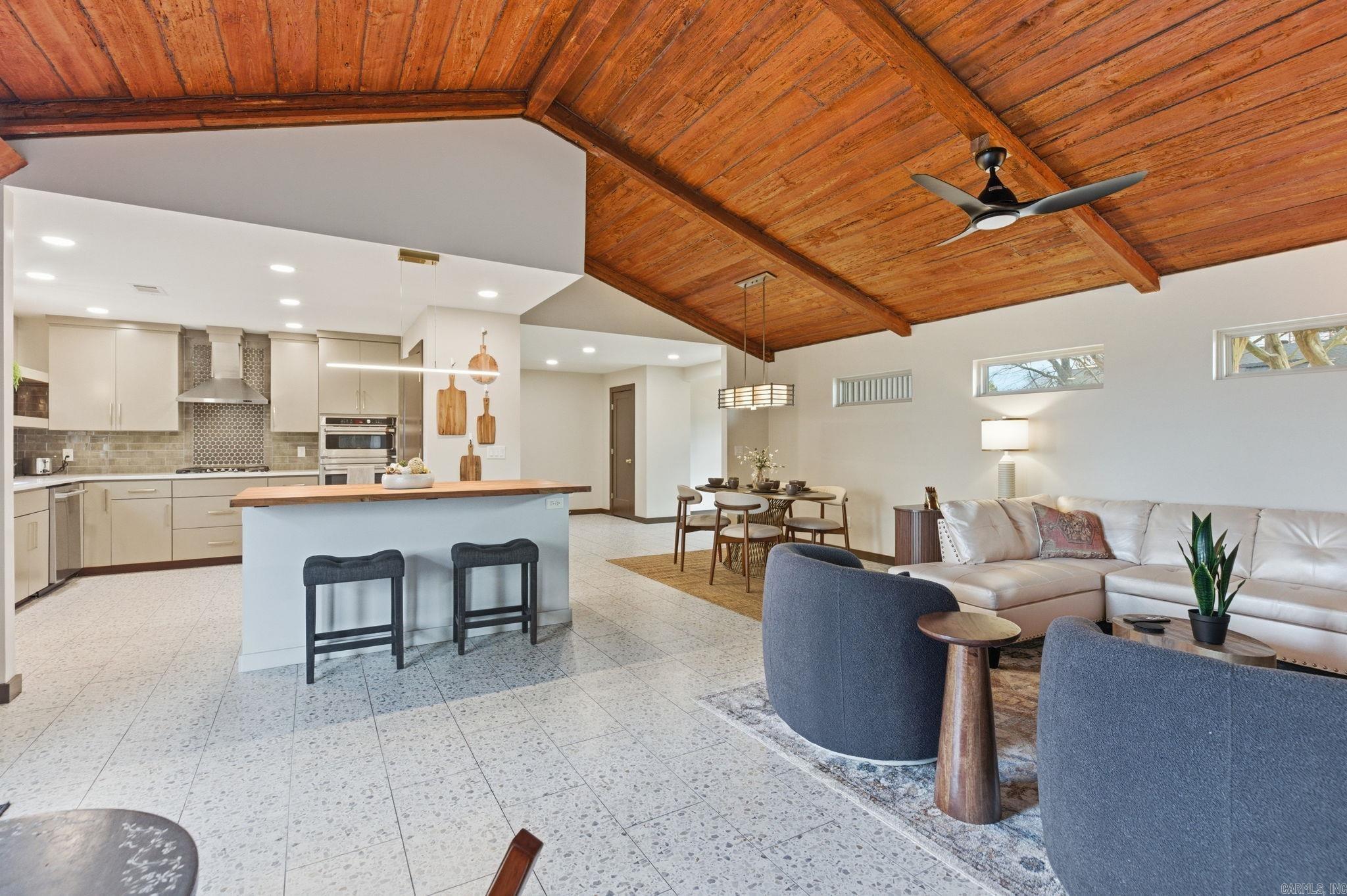 KINGWOOD PLACE - Residential