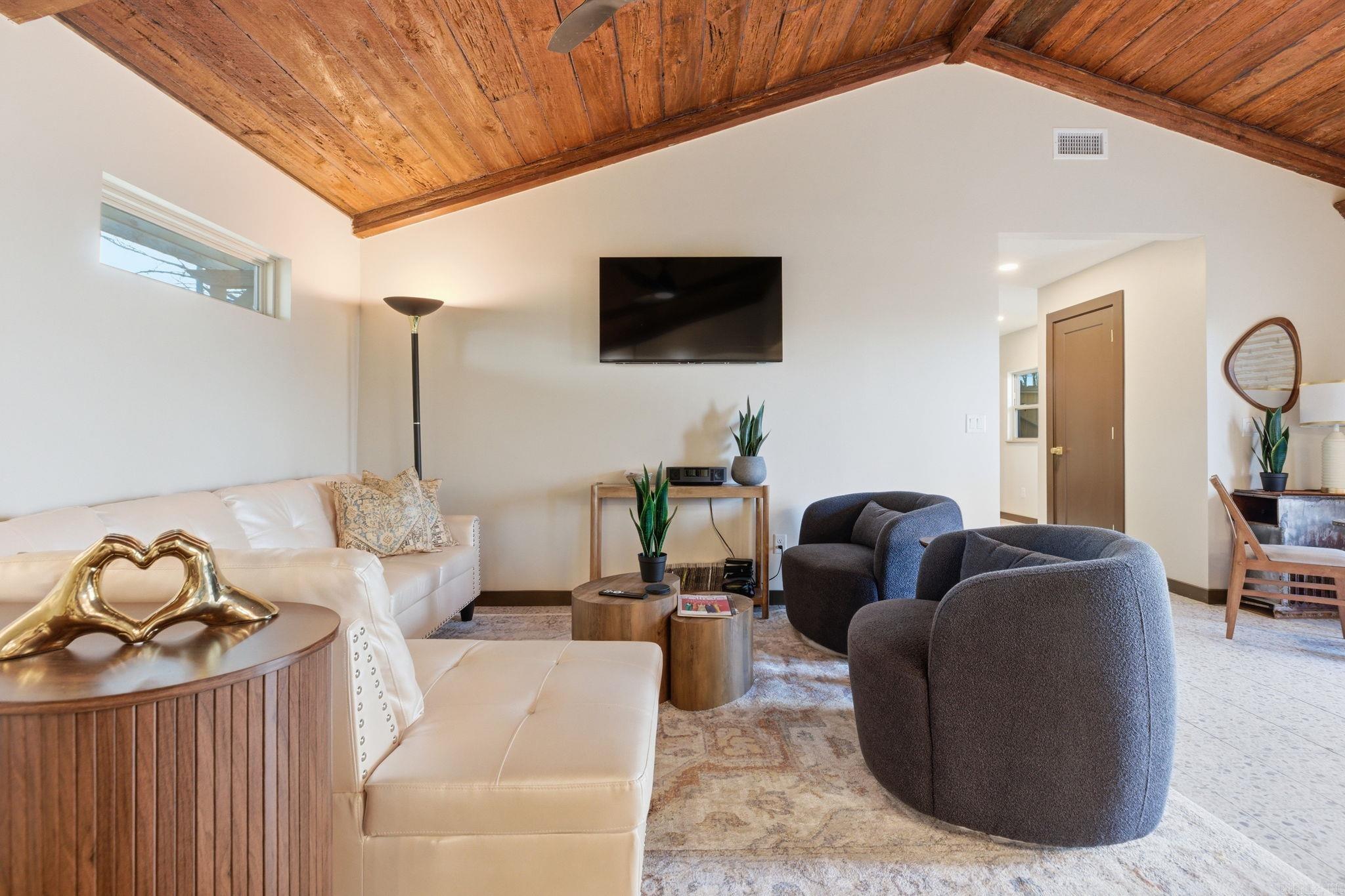 KINGWOOD PLACE - Residential