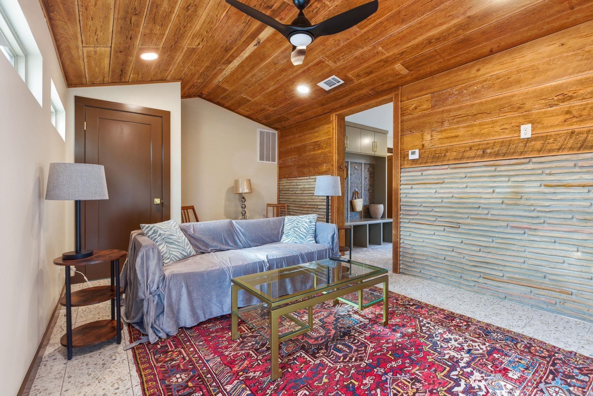 KINGWOOD PLACE - Residential