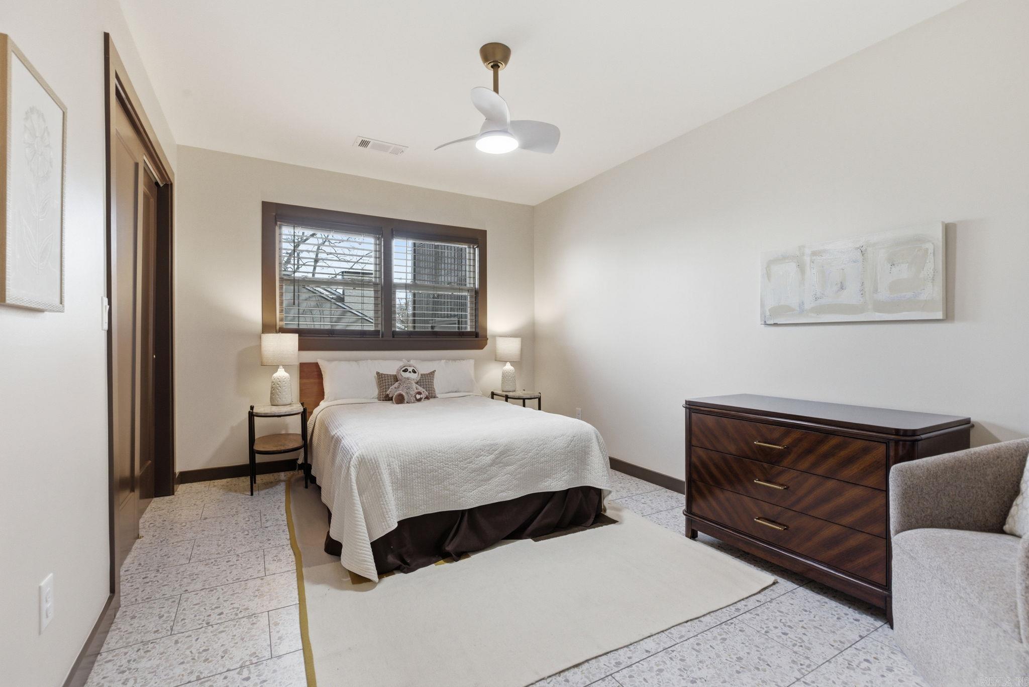 KINGWOOD PLACE - Residential