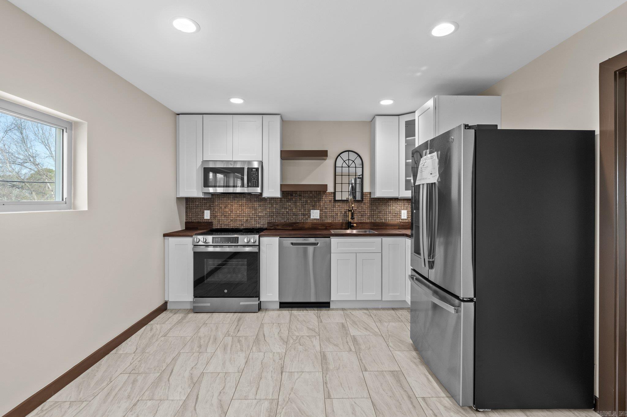 KINGWOOD PLACE - Residential