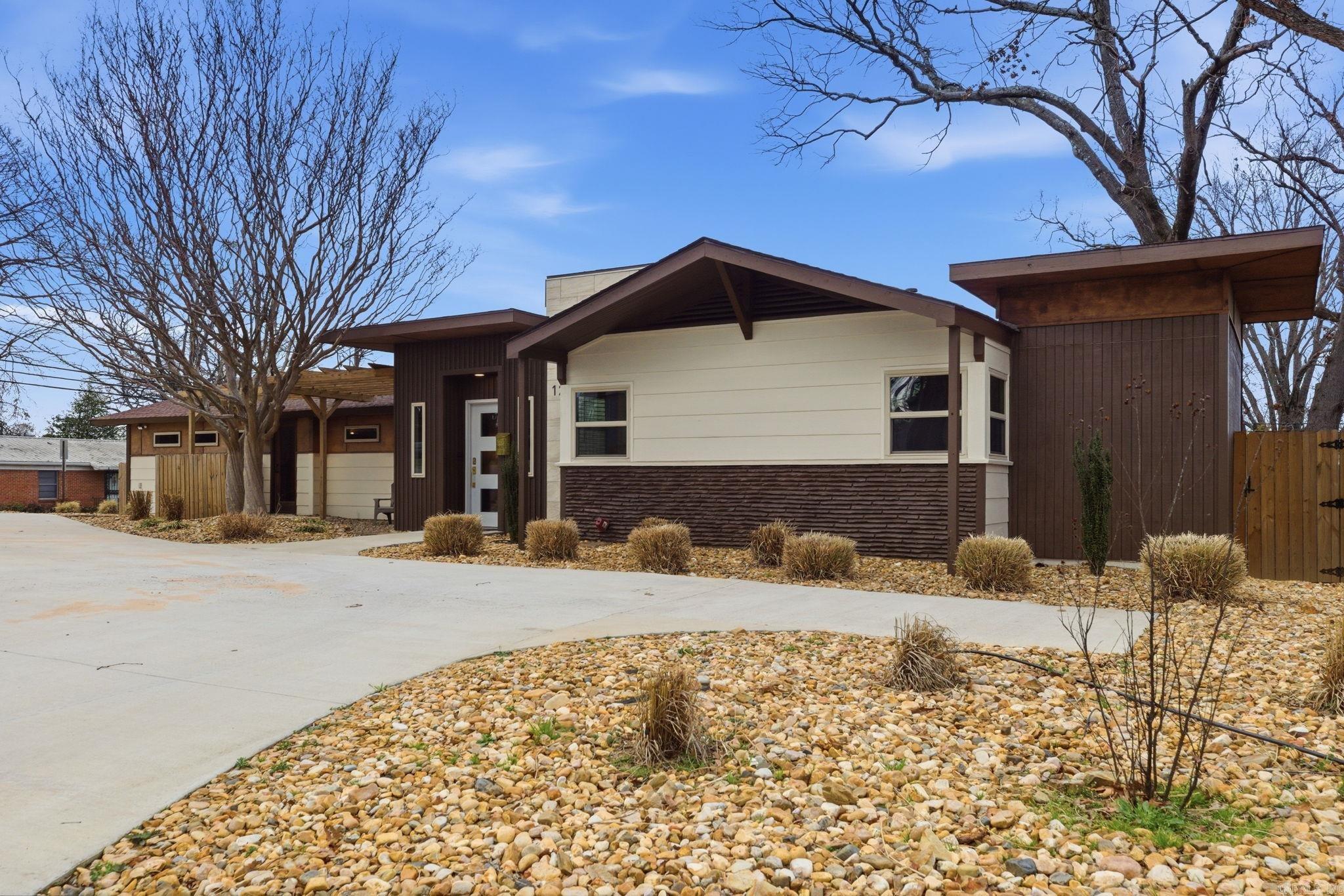 KINGWOOD PLACE - Residential