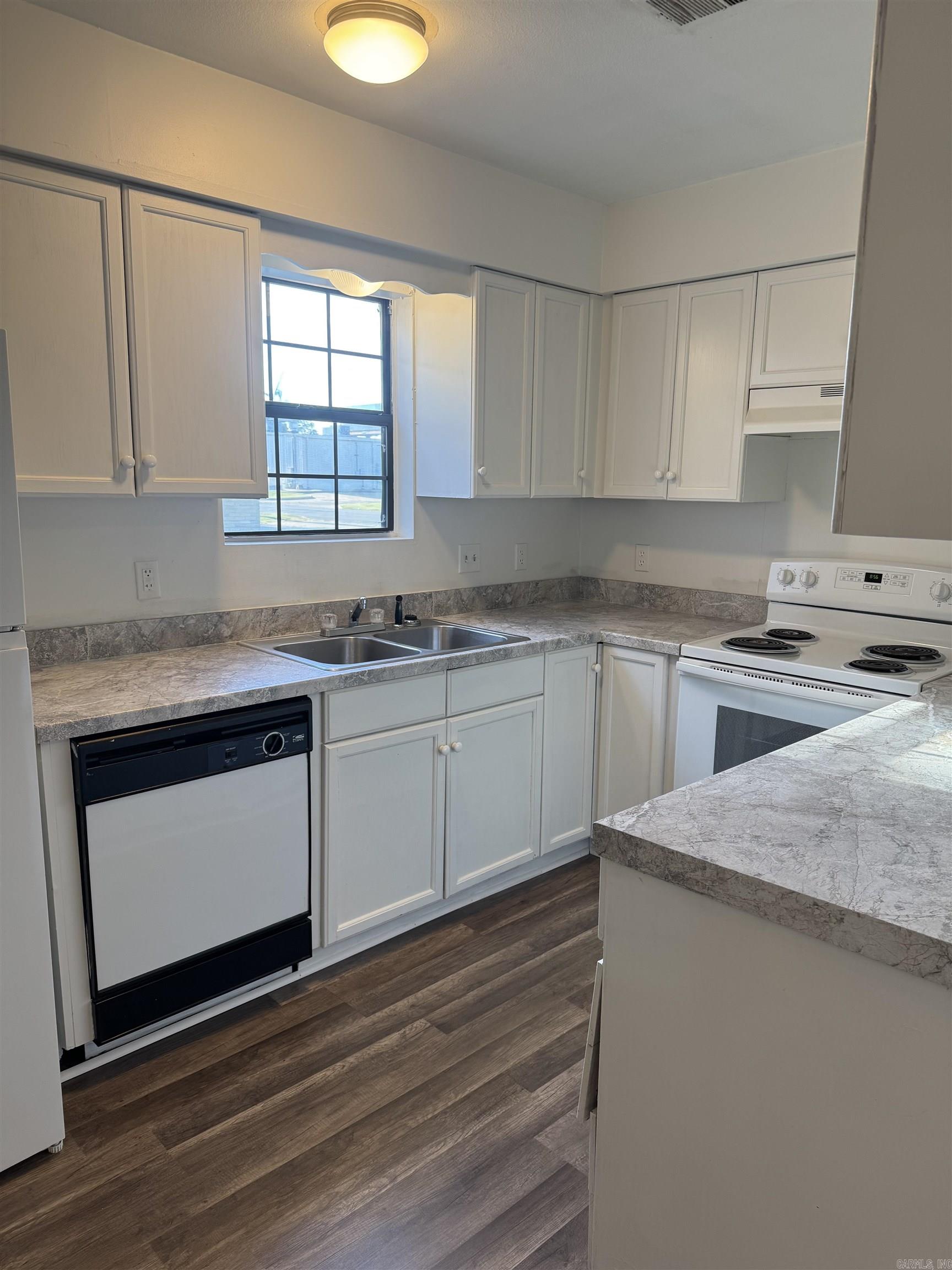 SUNNY MEADOWS - Residential