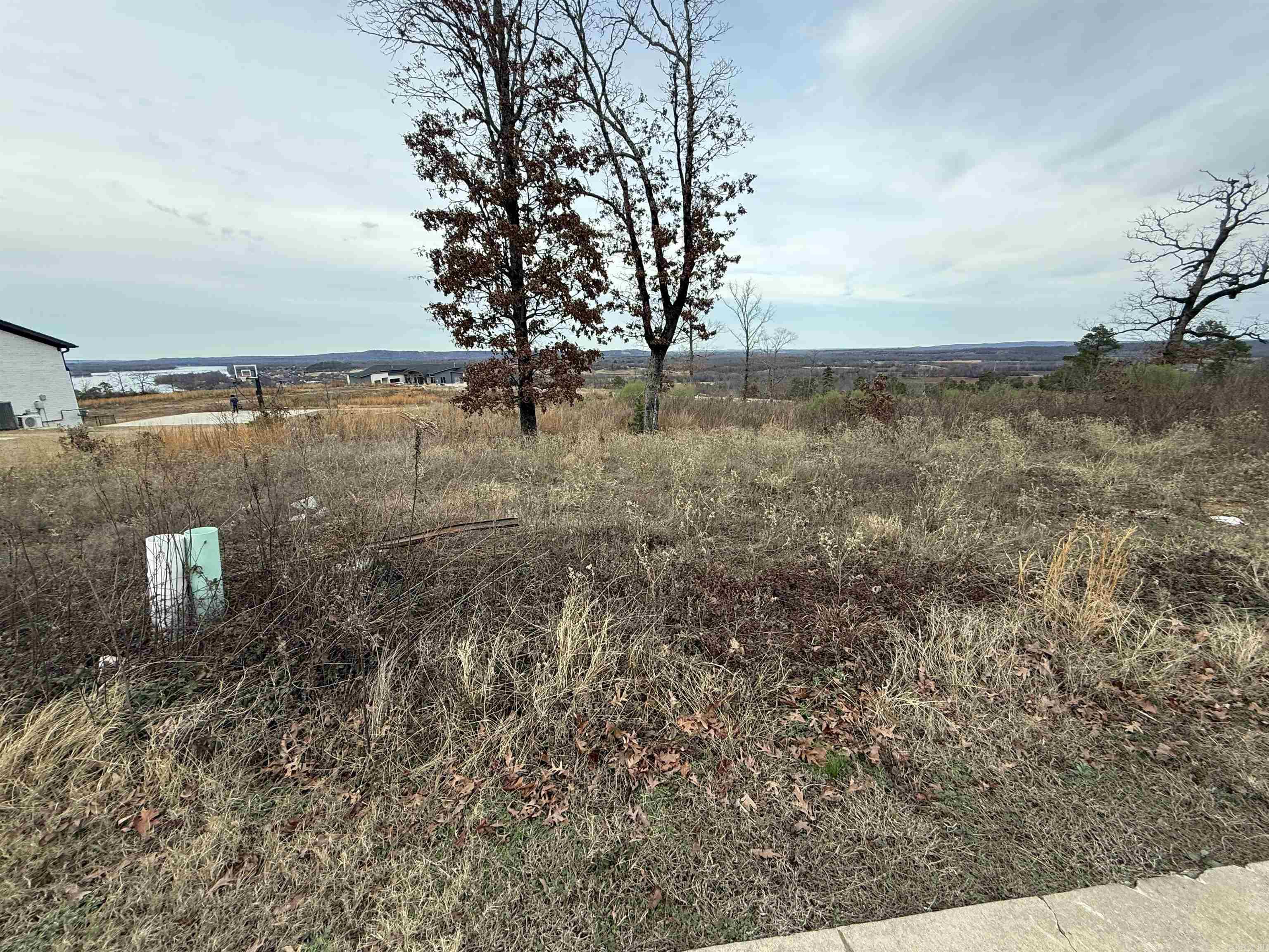 MOUNTAIN CREST ESTATES - Land