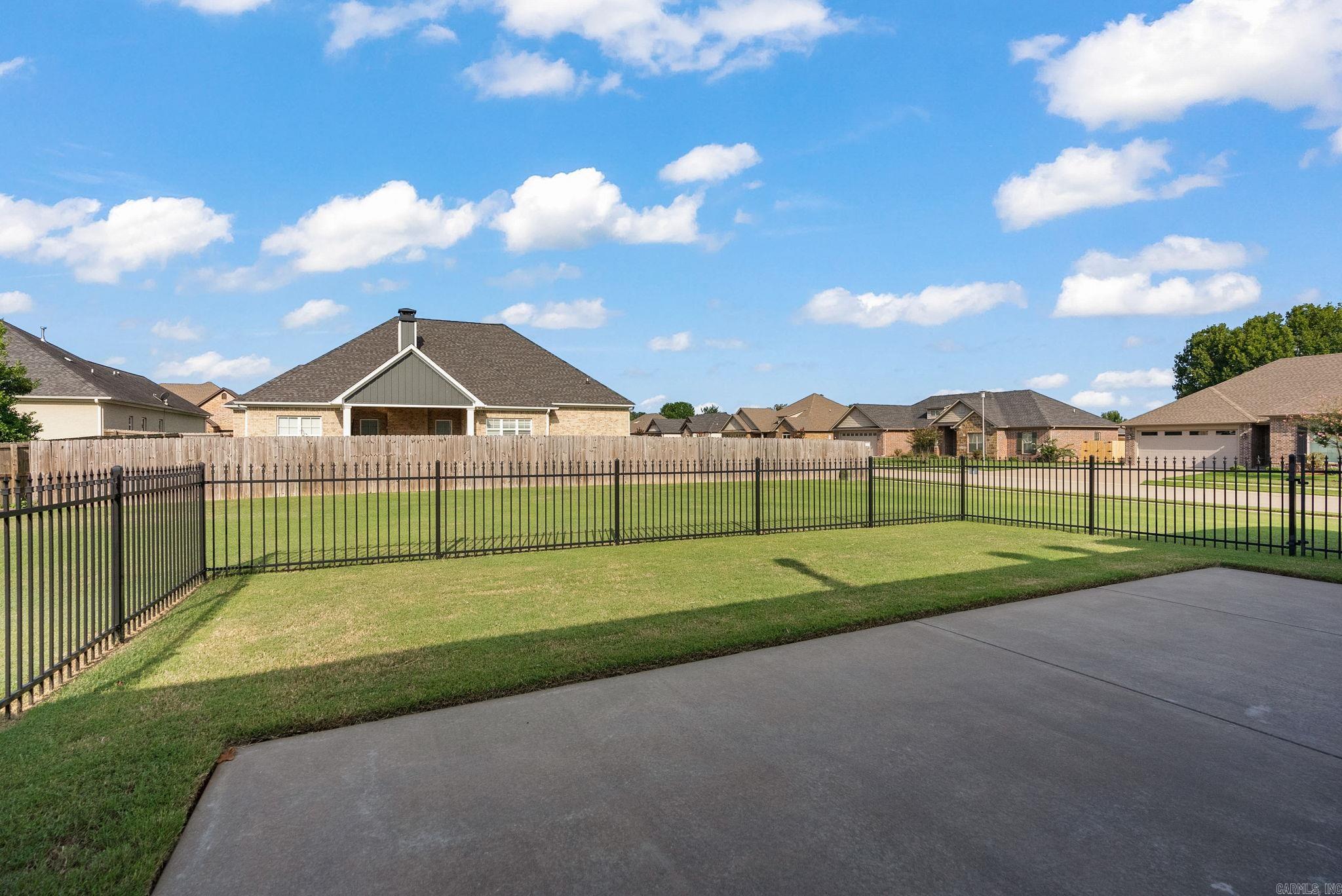 SALEM WOODS - Residential