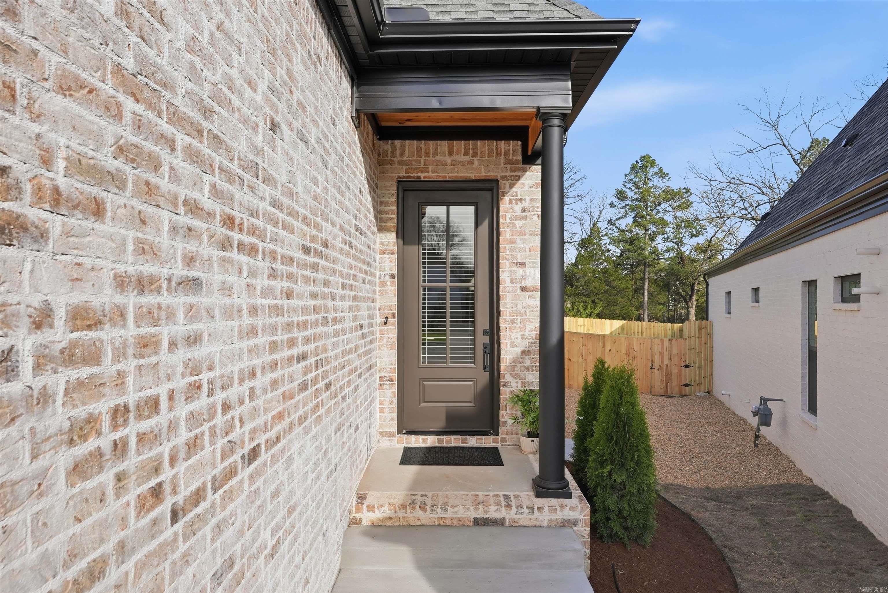 MERGERON COURT - Residential