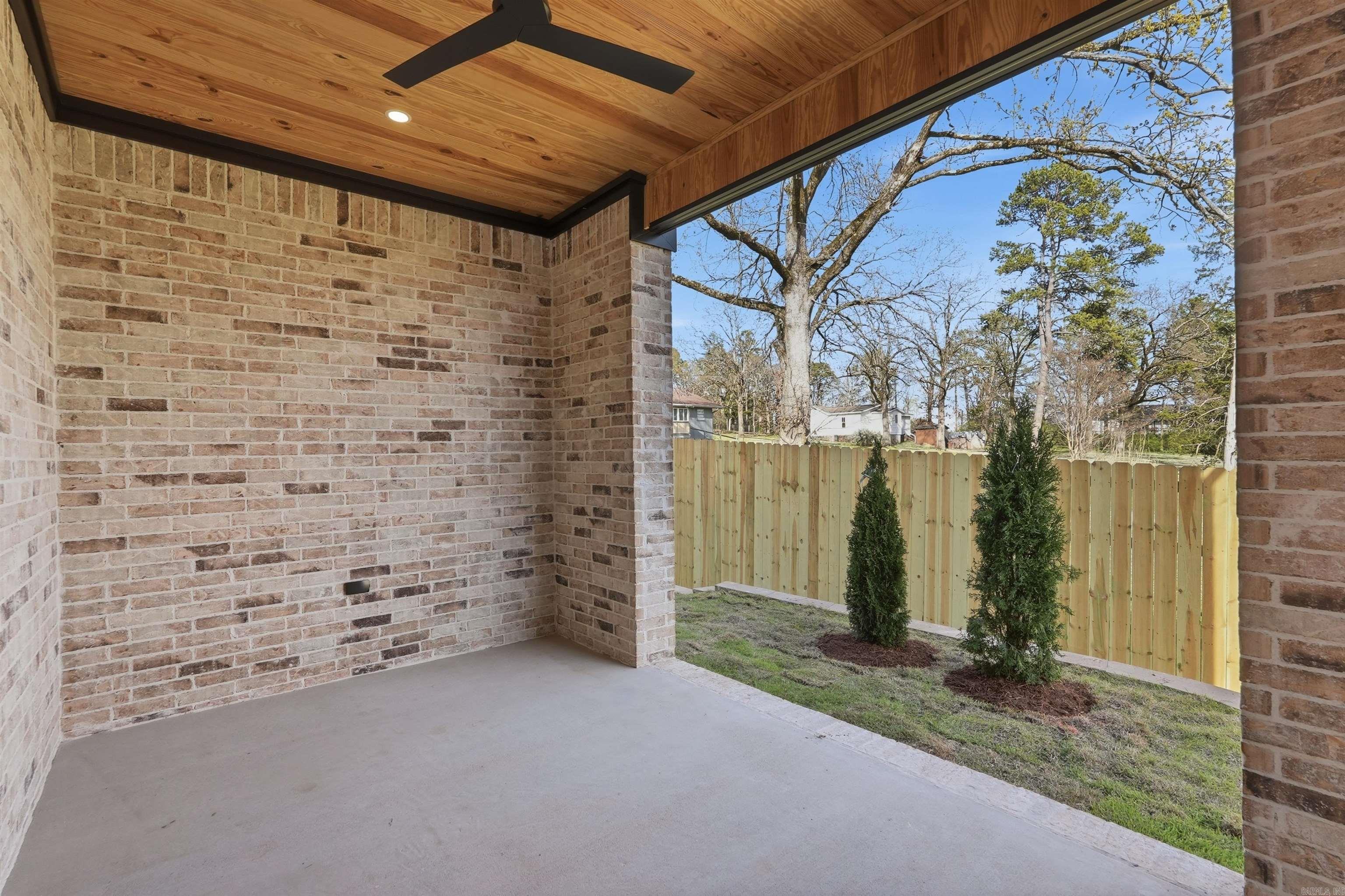 MERGERON COURT - Residential