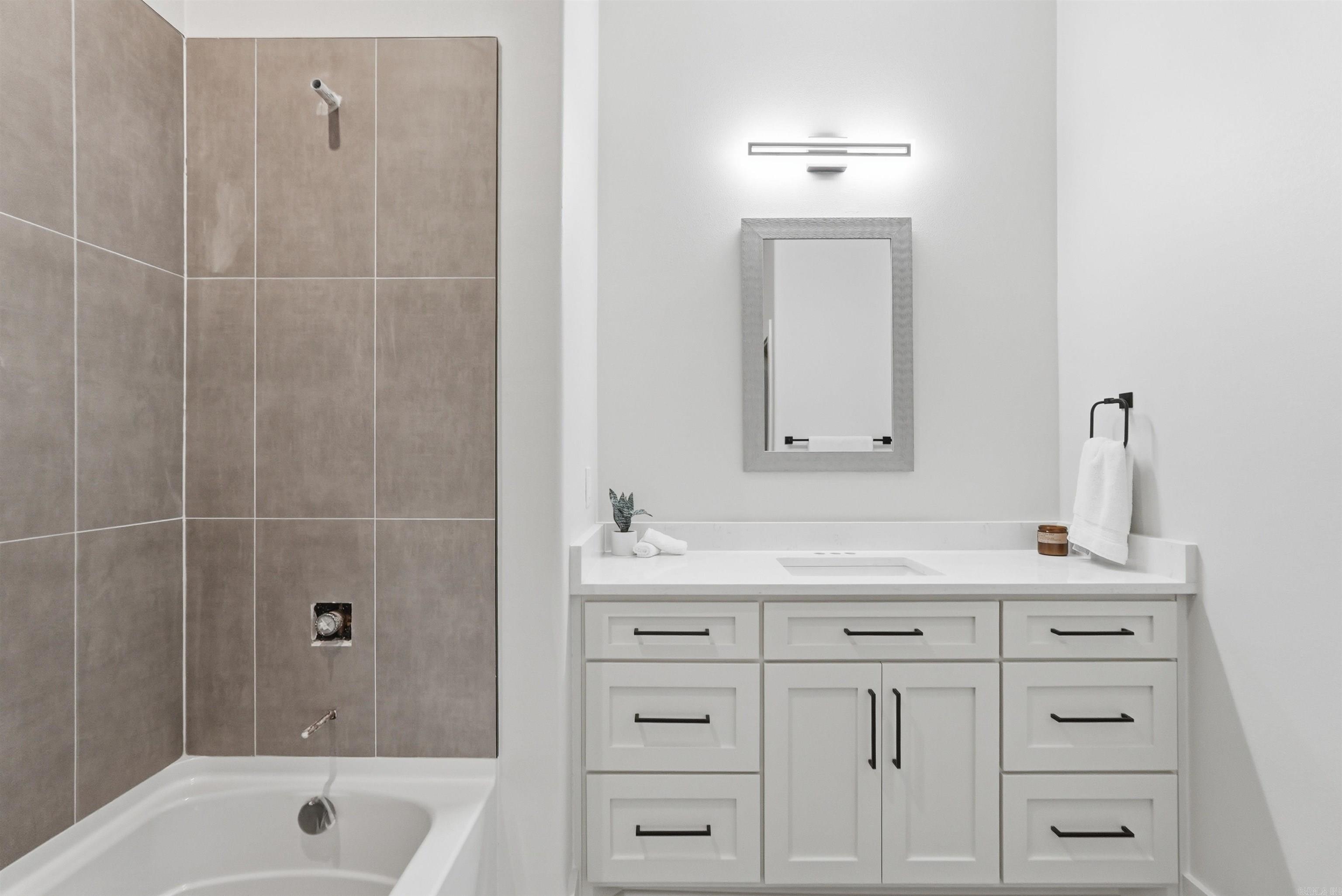 MERGERON COURT - Residential