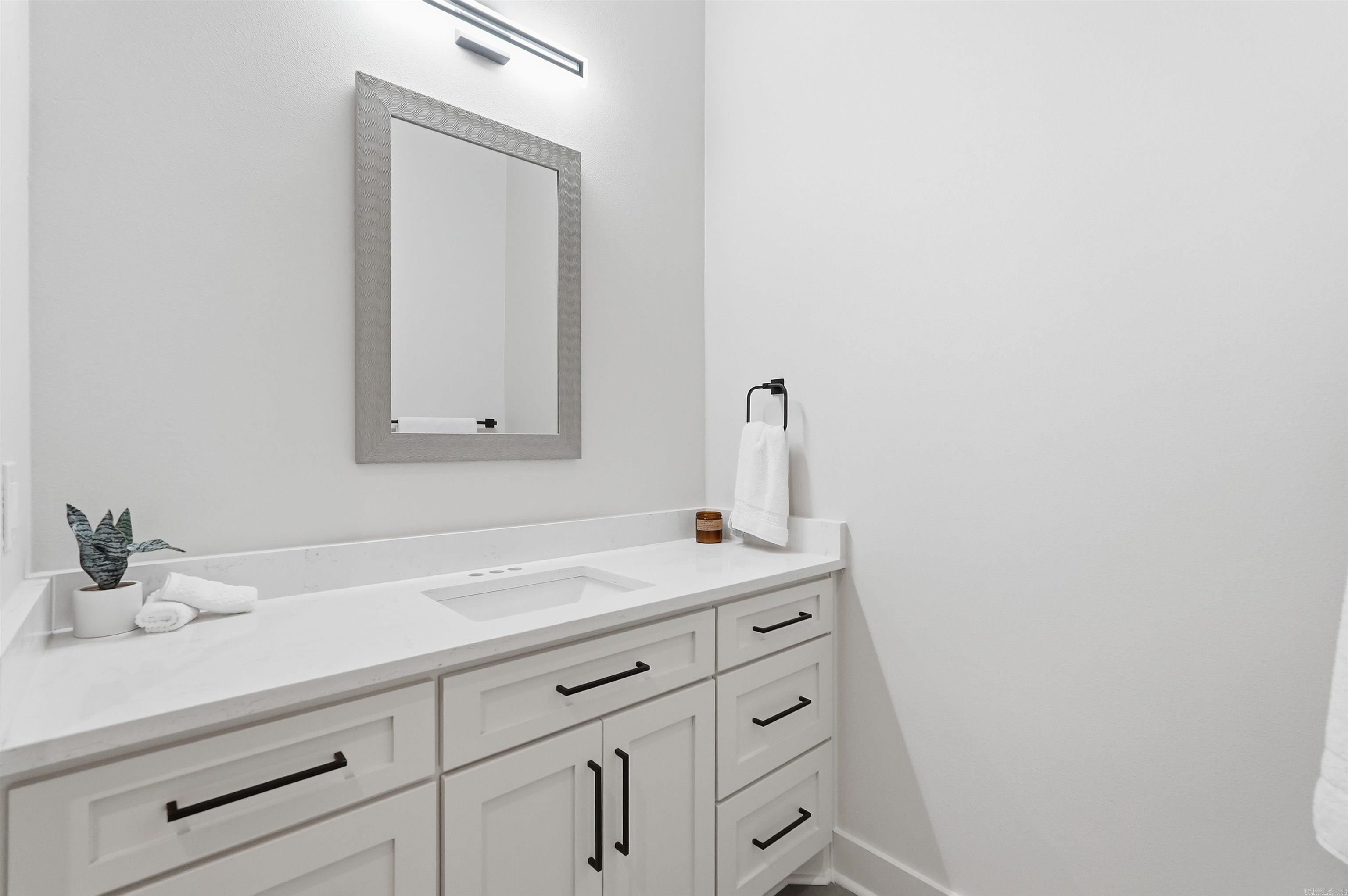 MERGERON COURT - Residential