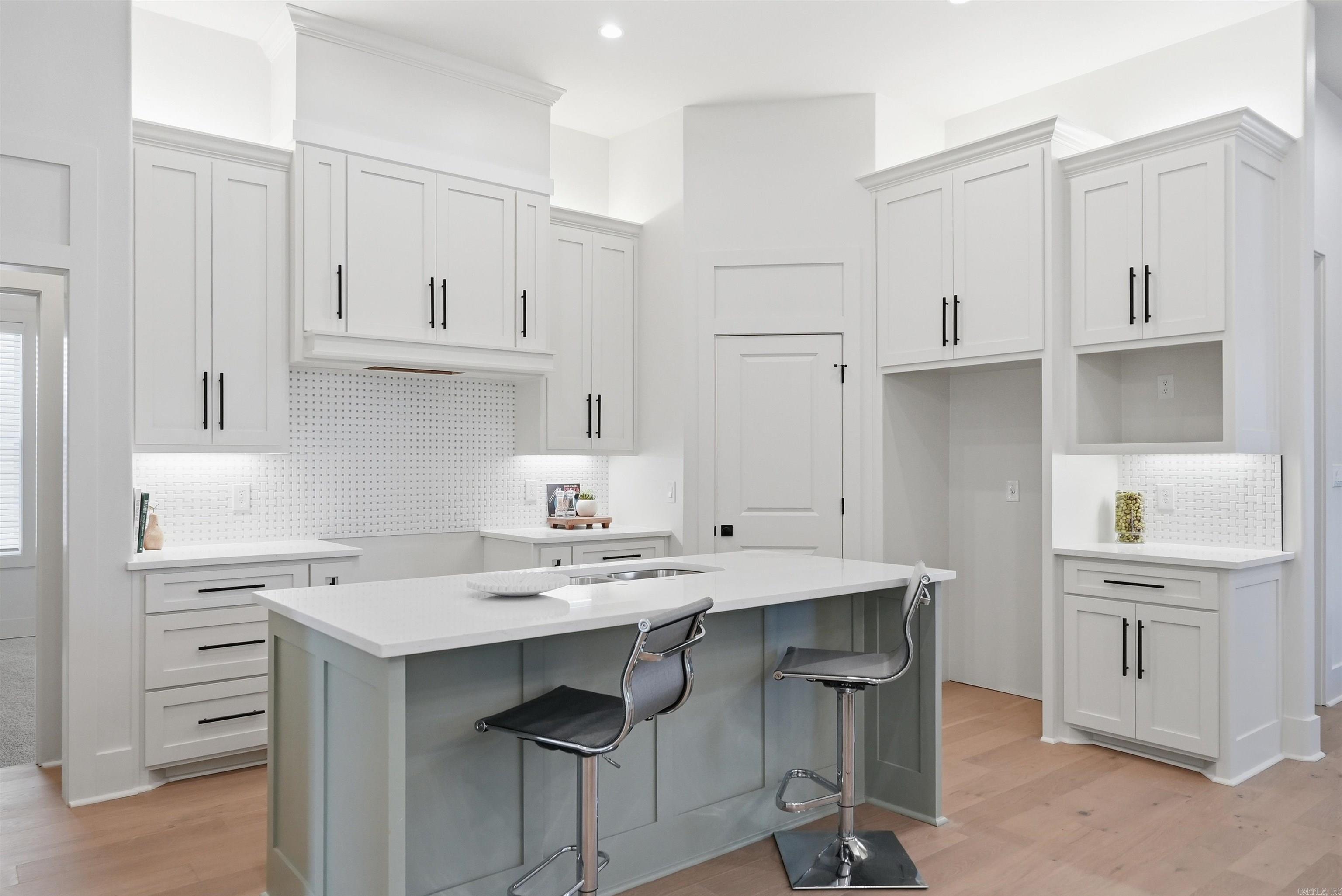 MERGERON COURT - Residential