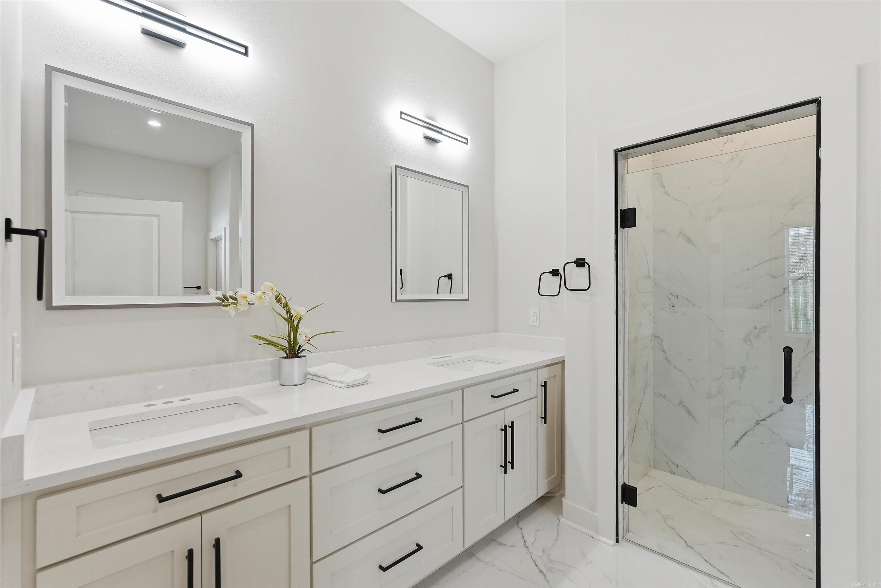 MERGERON COURT - Residential