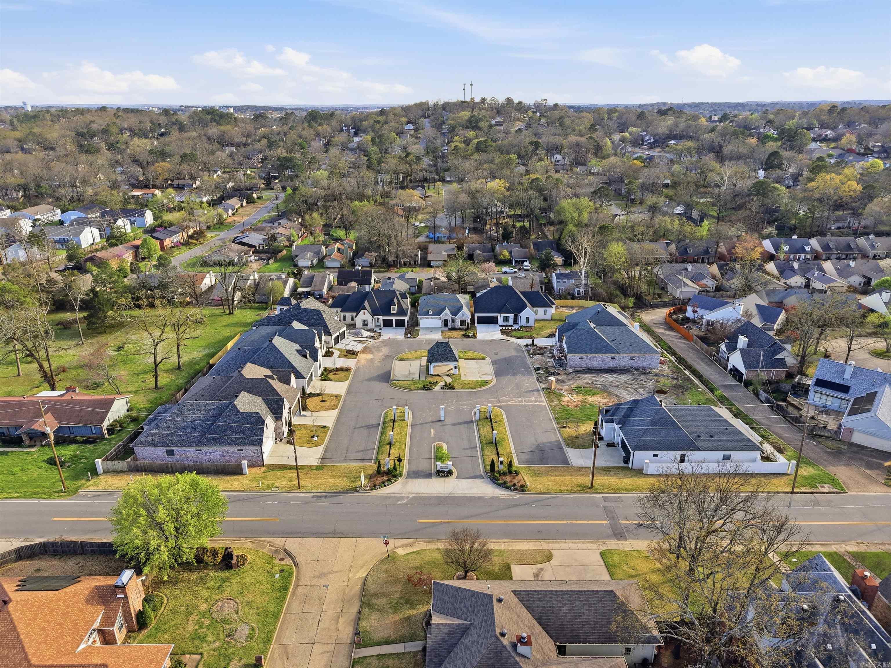 MERGERON COURT - Residential
