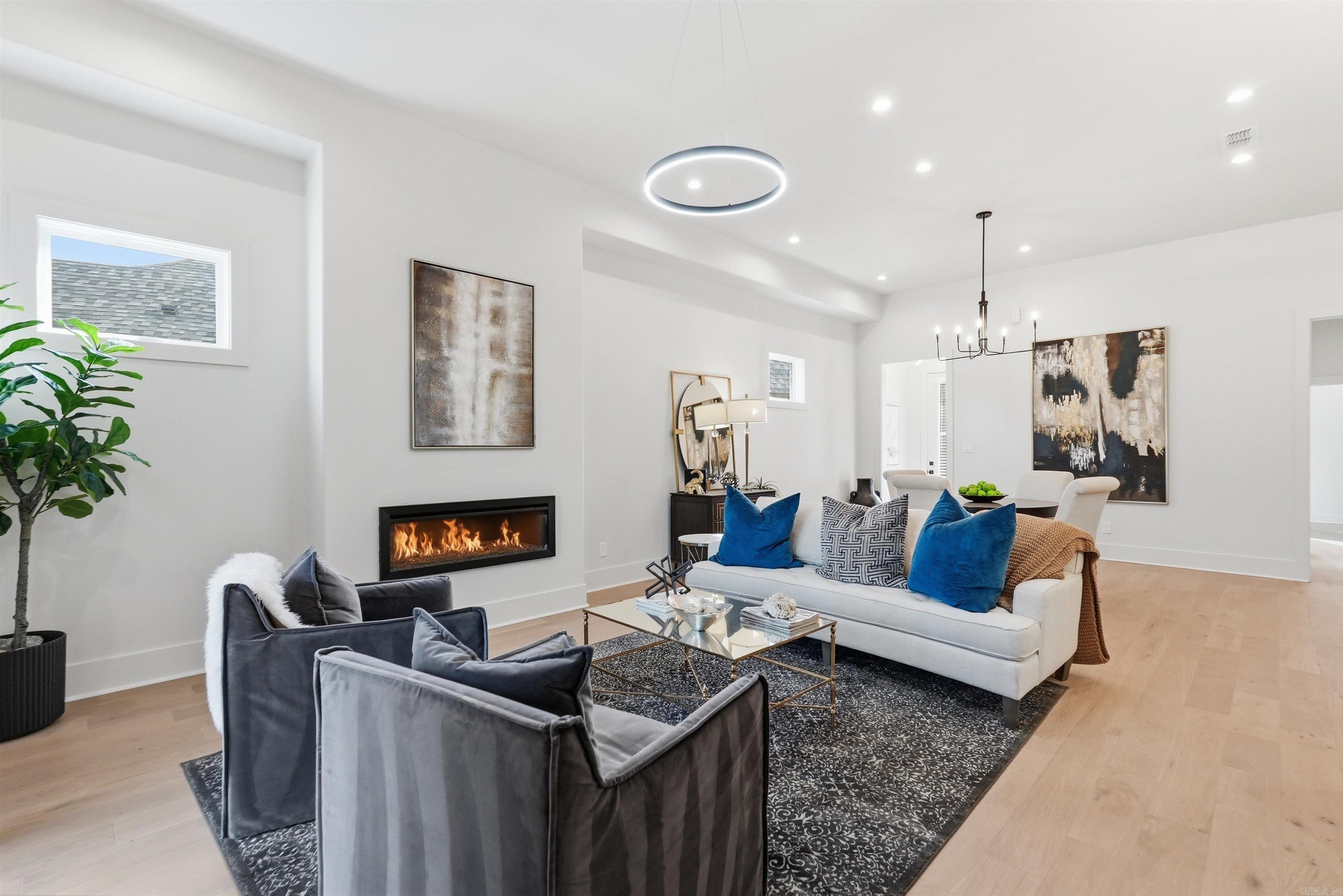 MERGERON COURT - Residential