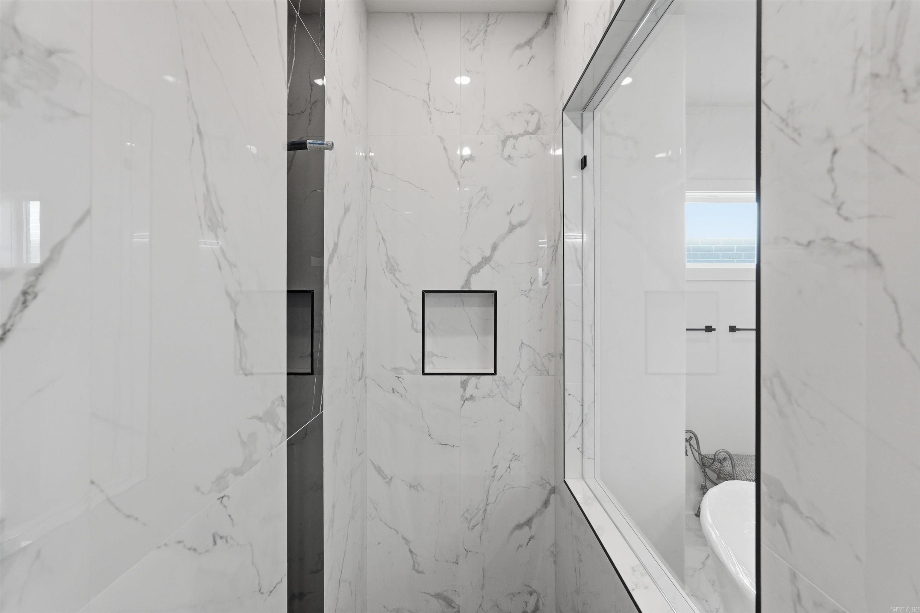 MERGERON COURT - Residential