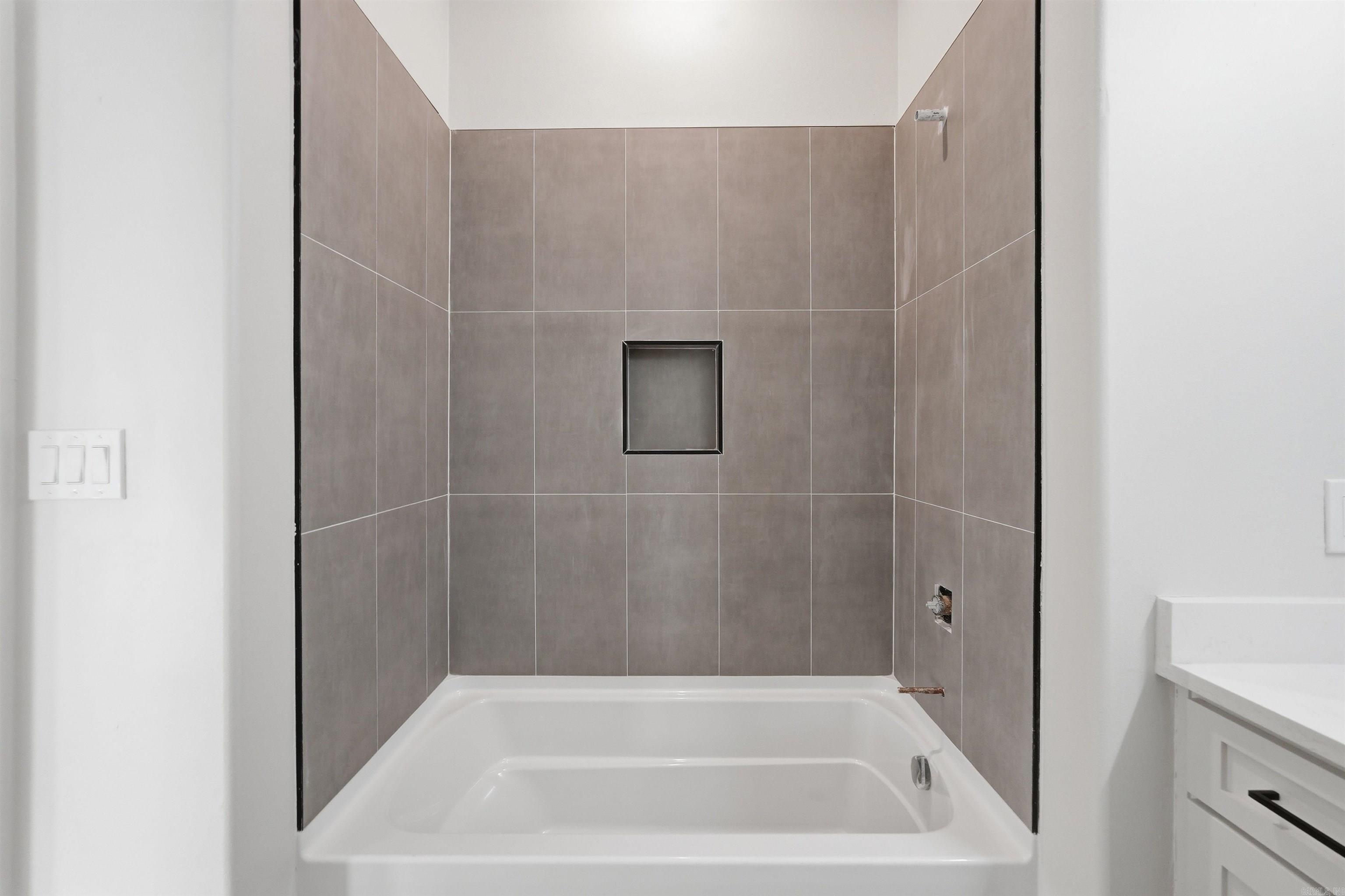 MERGERON COURT - Residential