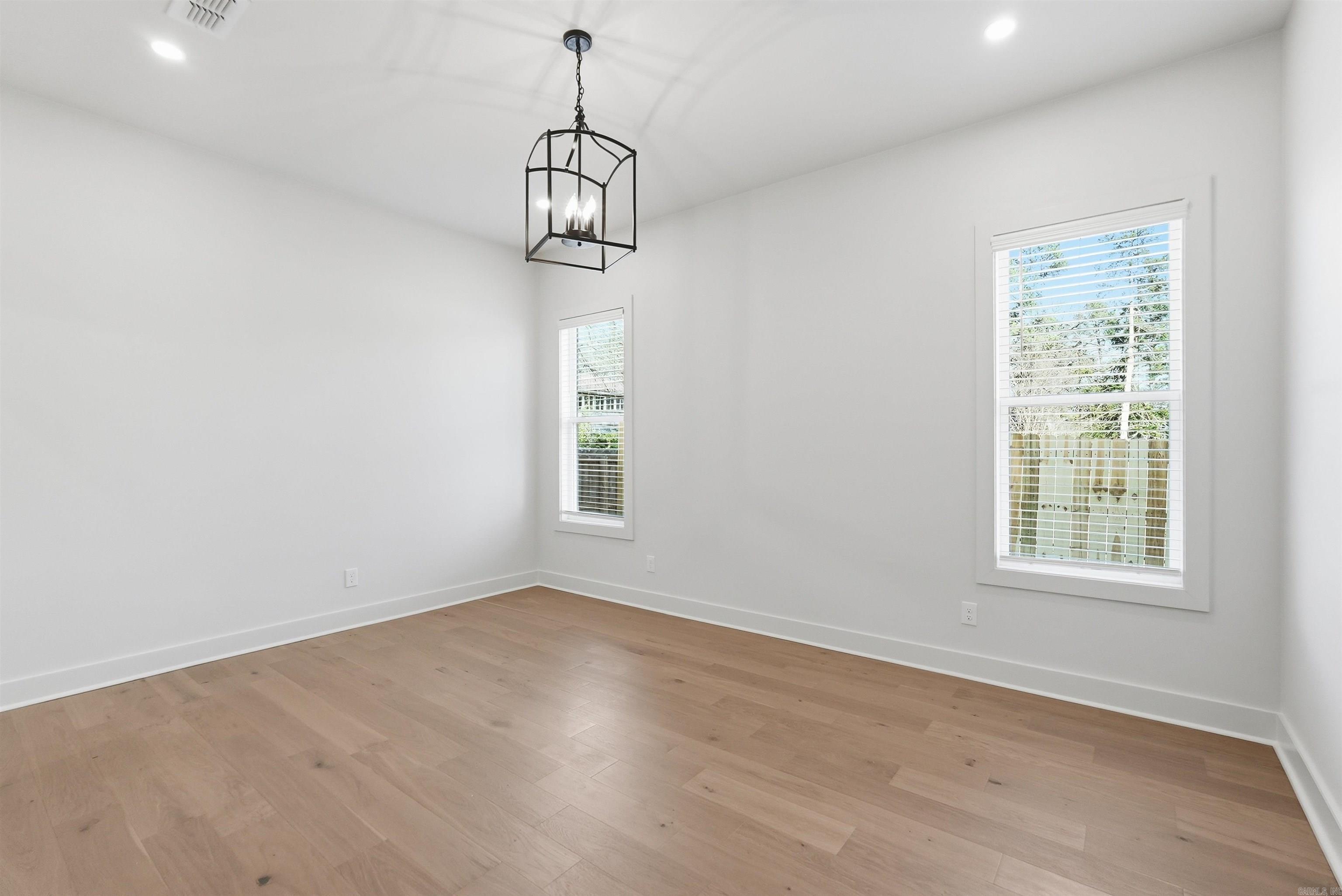 MERGERON COURT - Residential