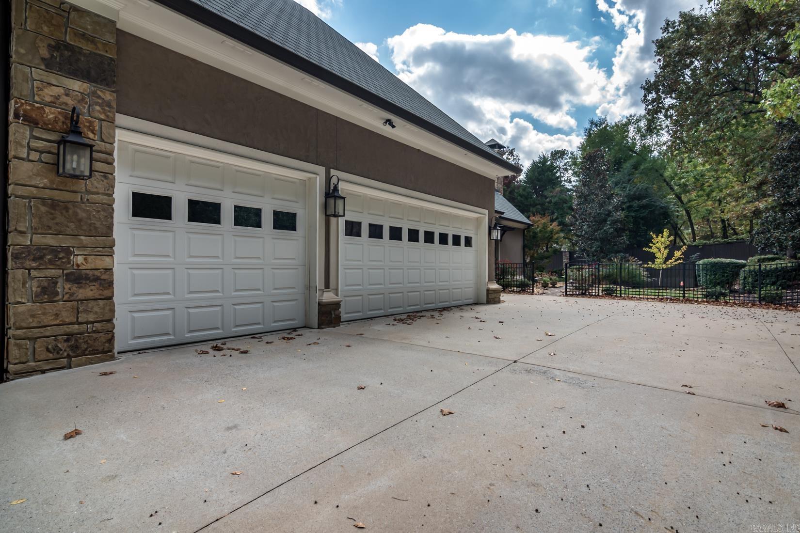 HICKORY CREEK - Residential