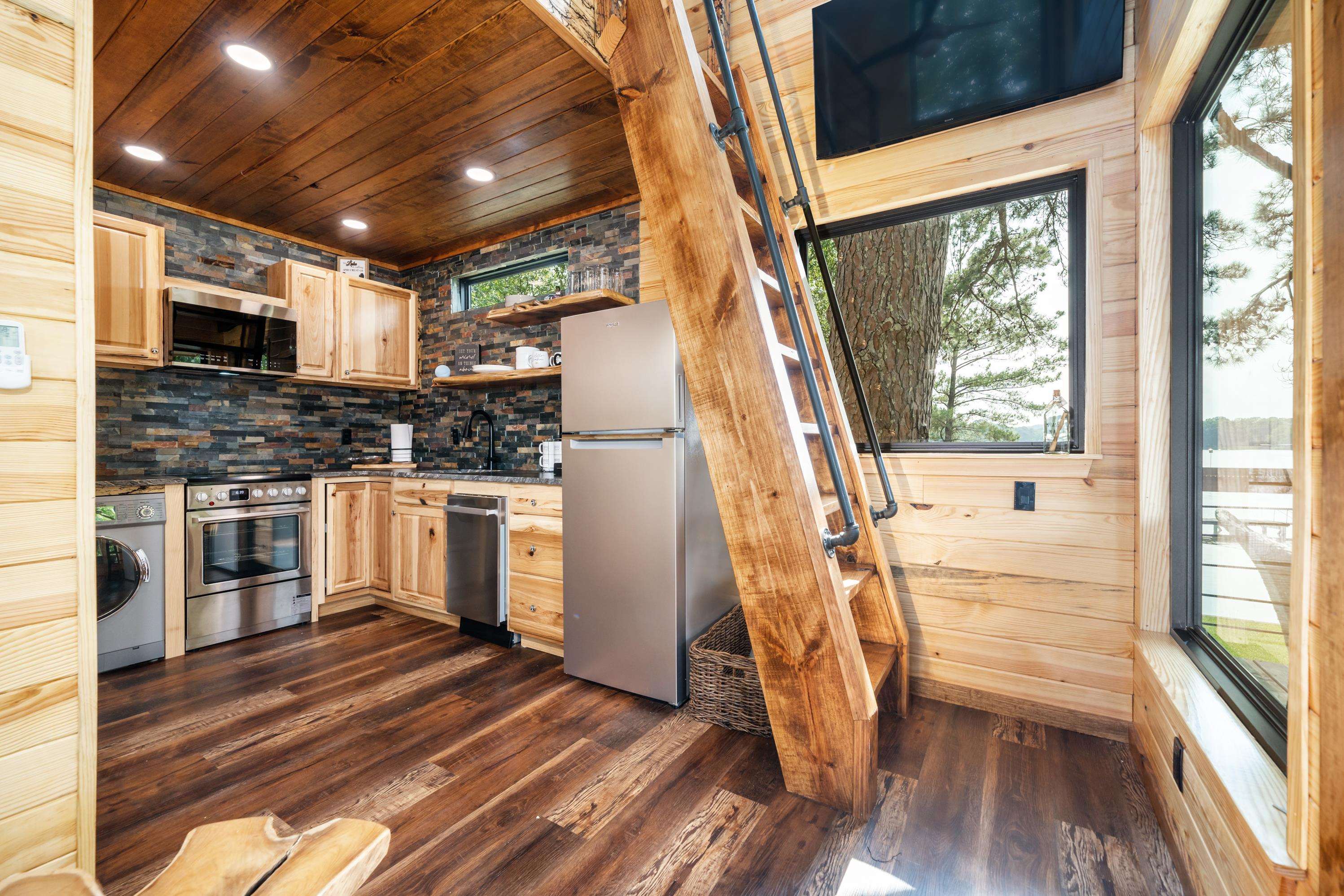 NORTH SHORE - Residential