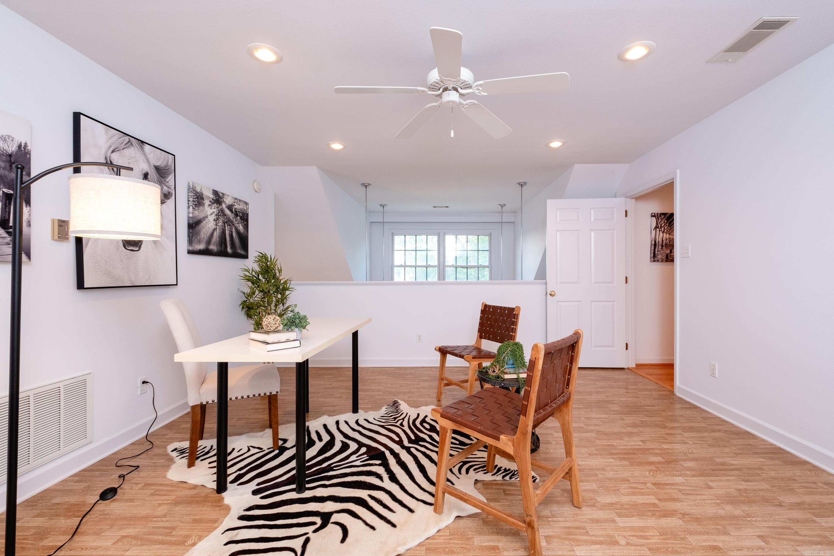 NEWTONS - Residential