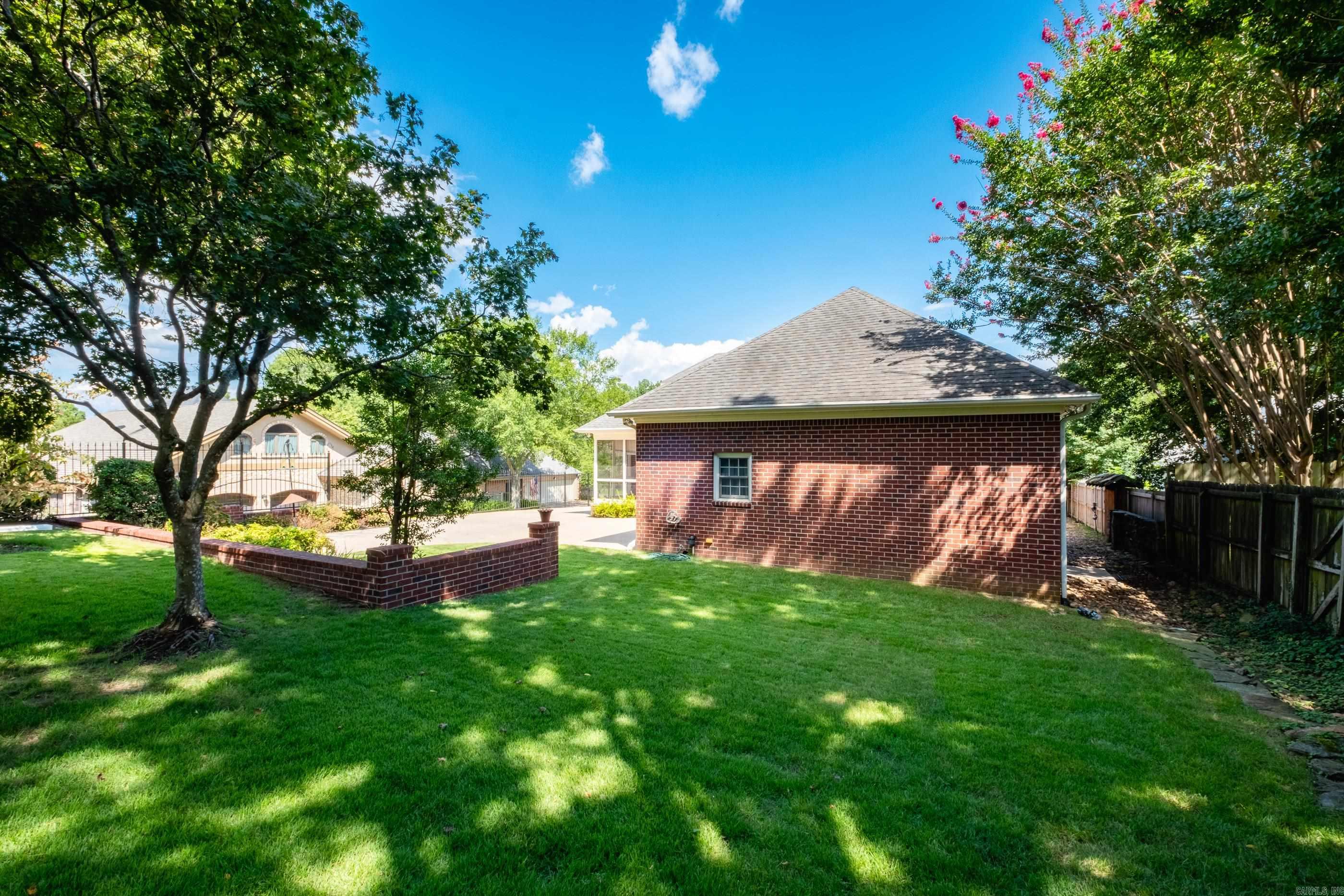 NEWTONS - Residential