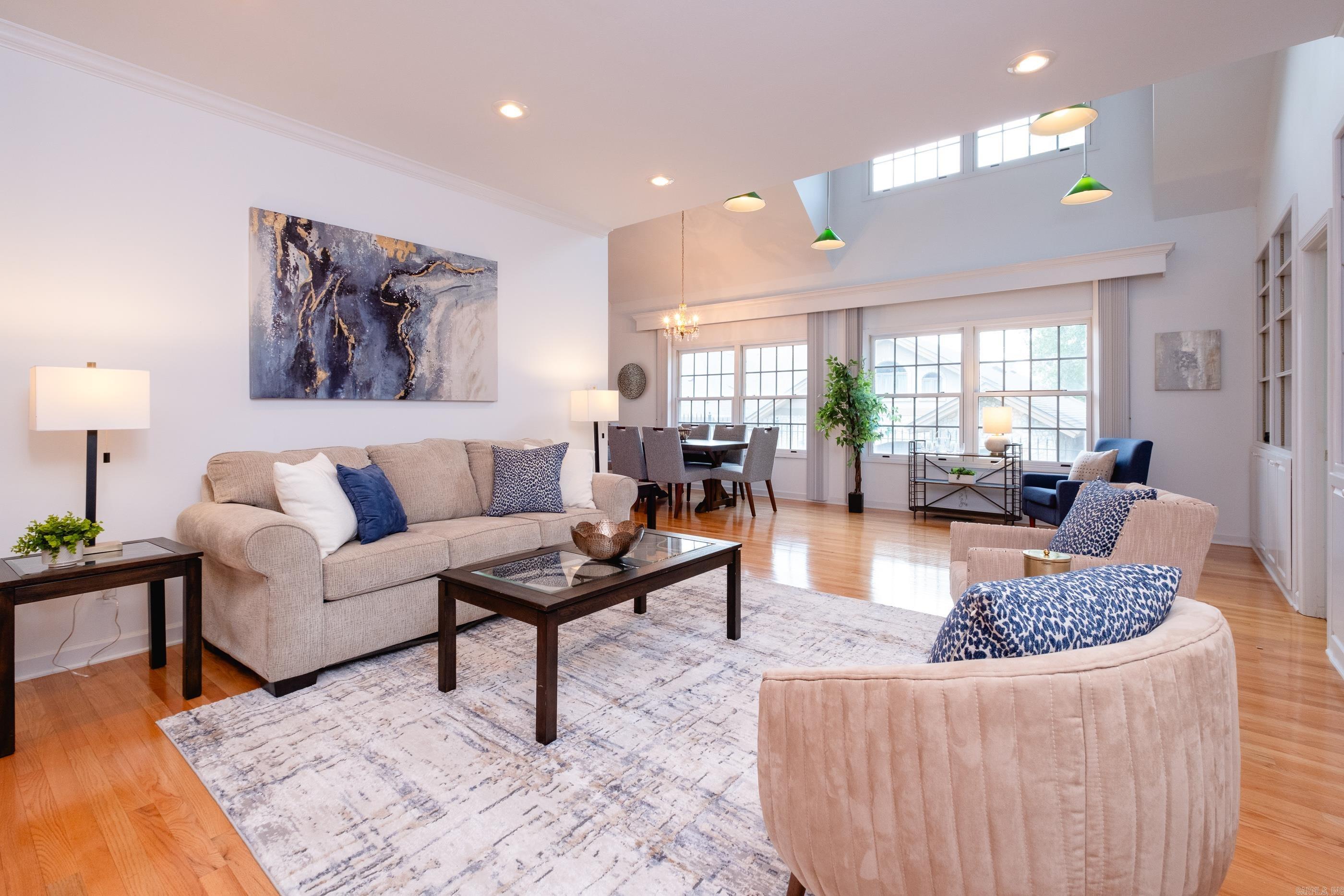 NEWTONS - Residential