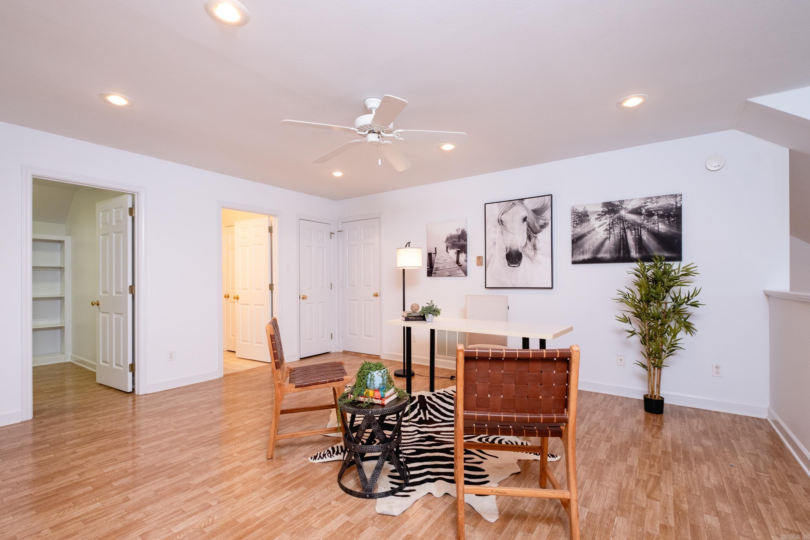 NEWTONS - Residential