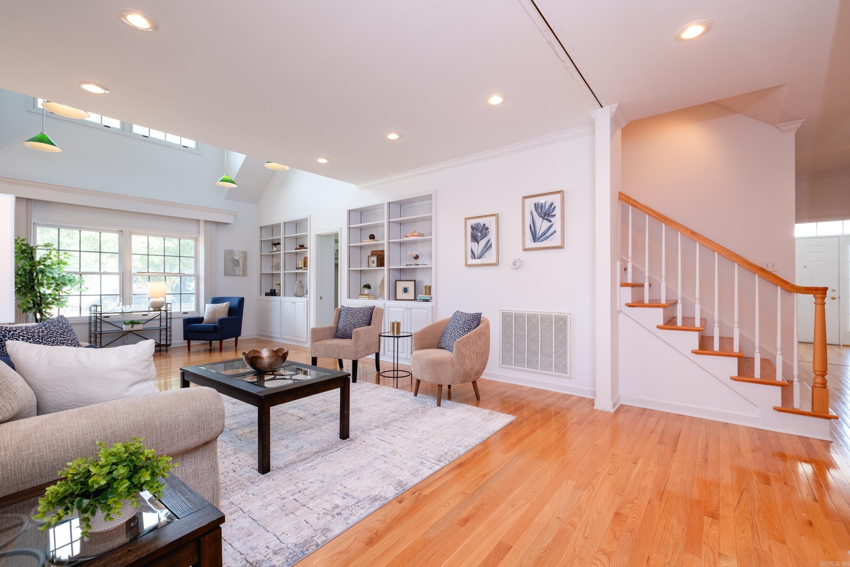 NEWTONS - Residential