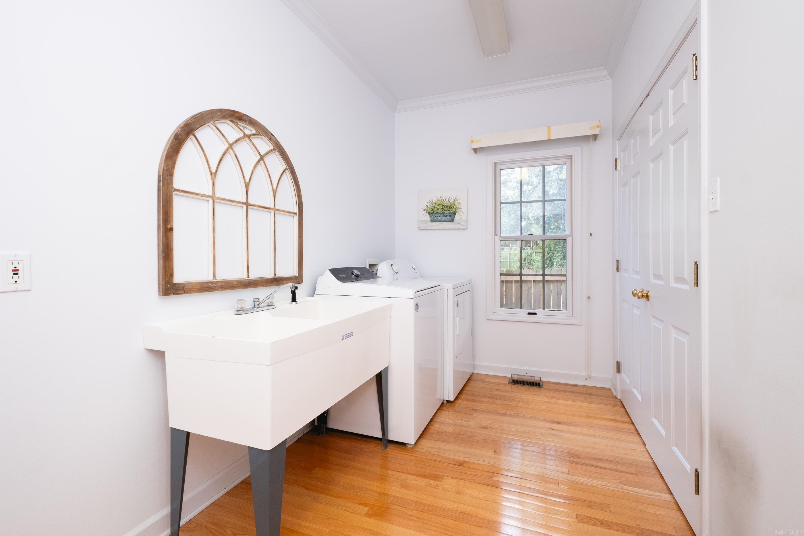 NEWTONS - Residential