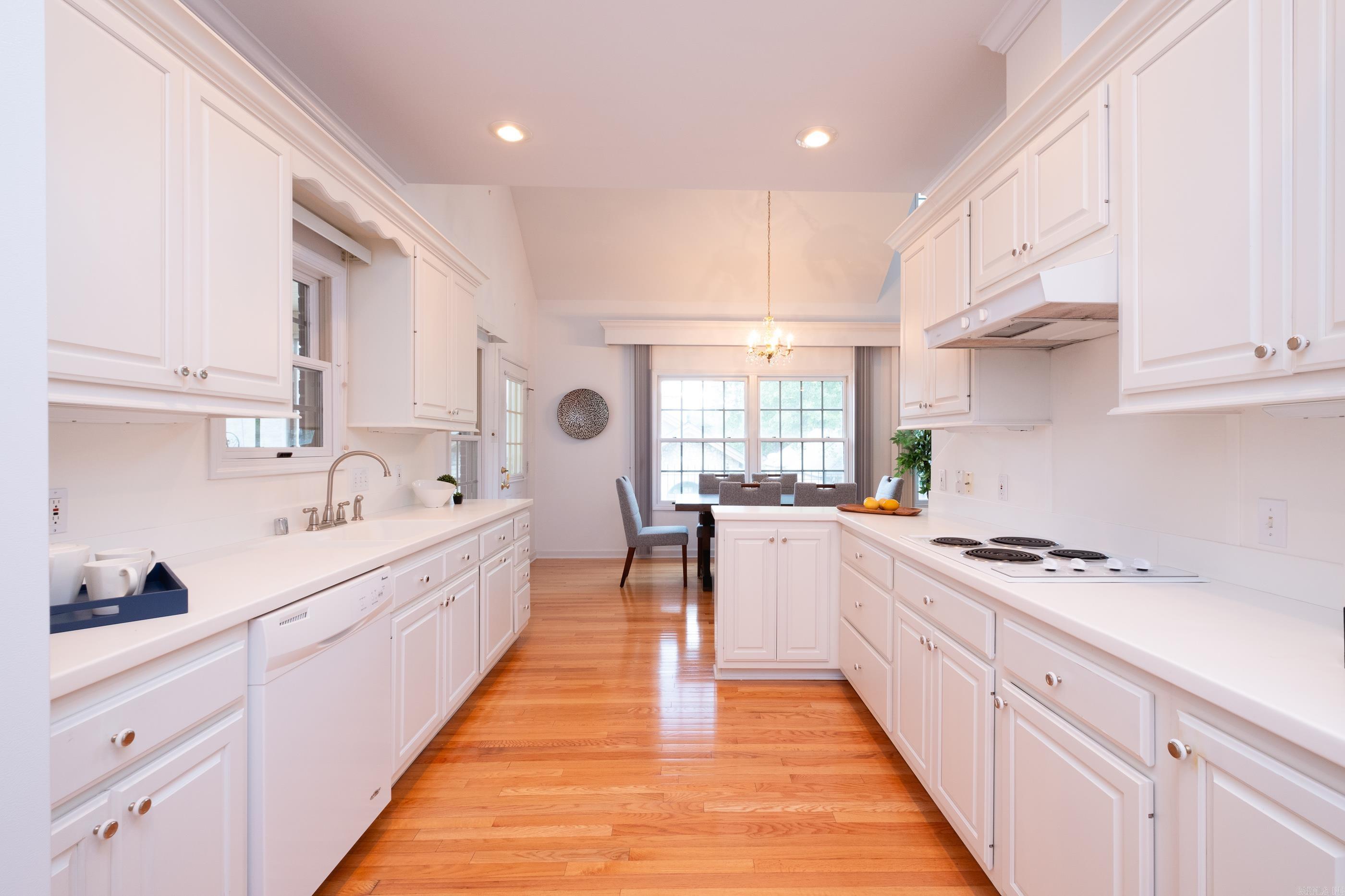 NEWTONS - Residential