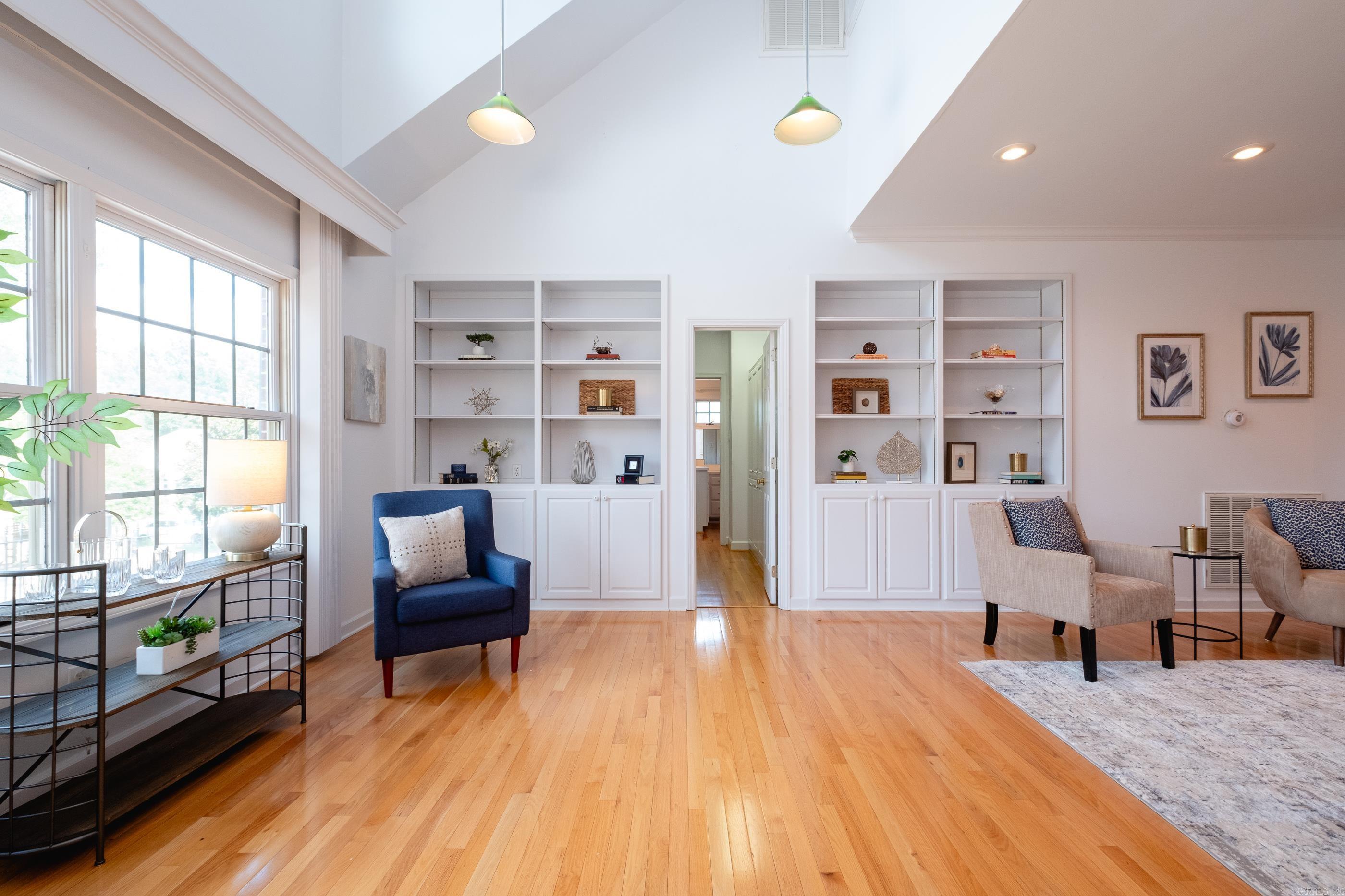 NEWTONS - Residential