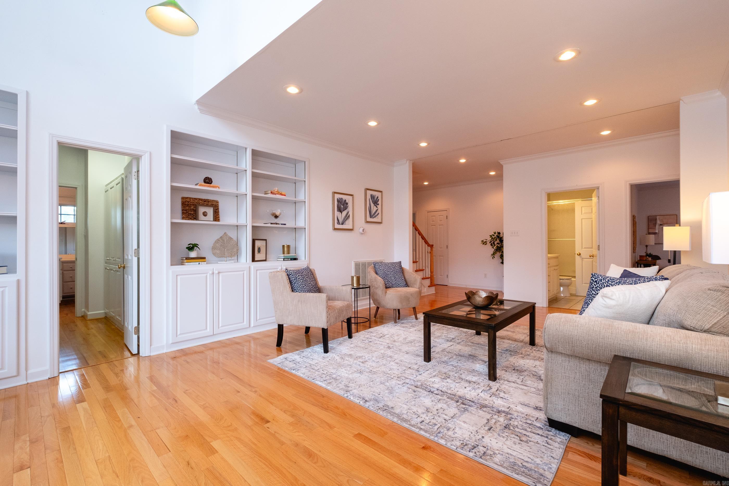 NEWTONS - Residential