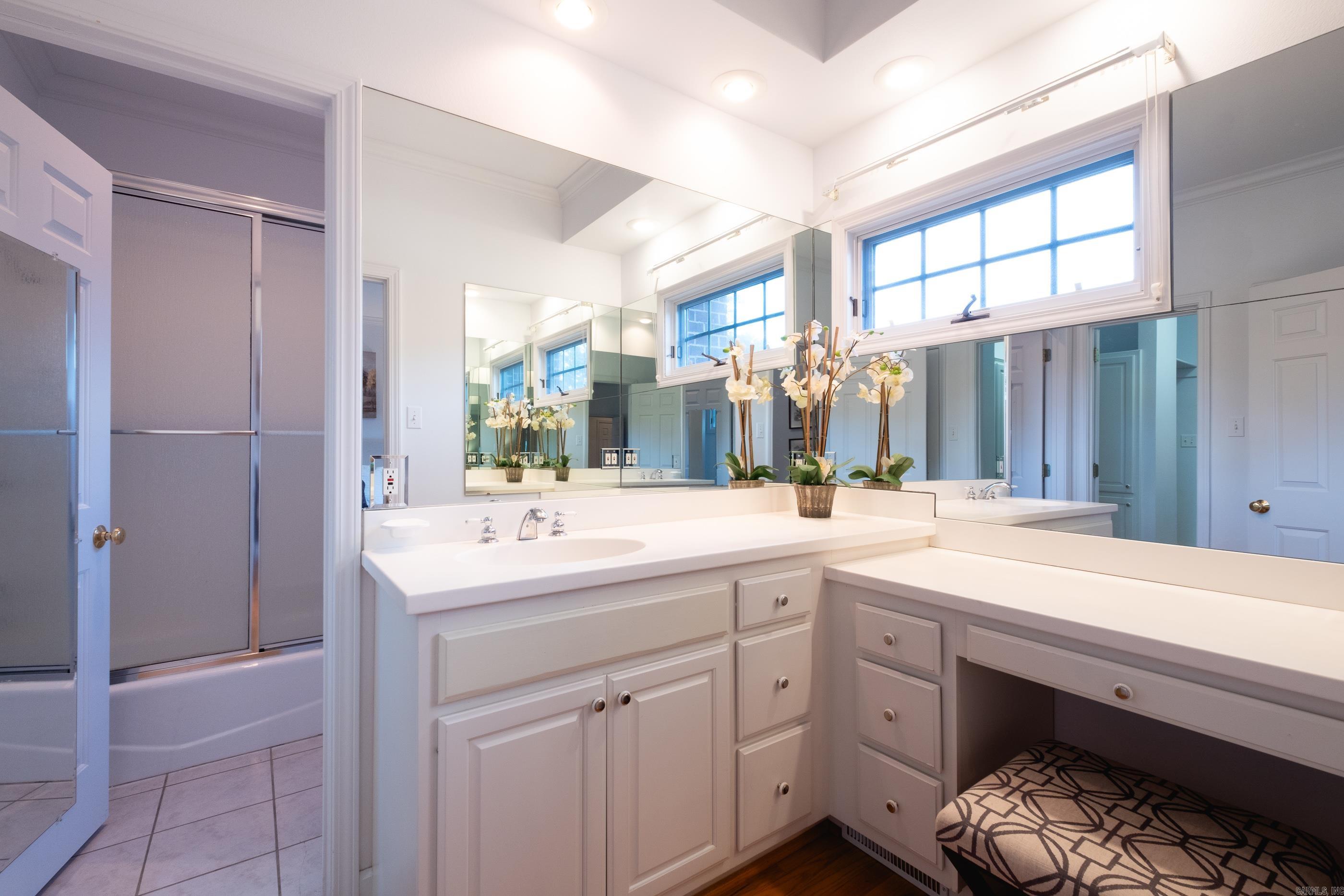 NEWTONS - Residential