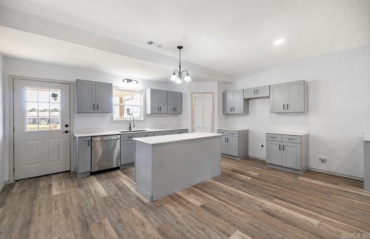 HOUSTON ESTATES - Residential