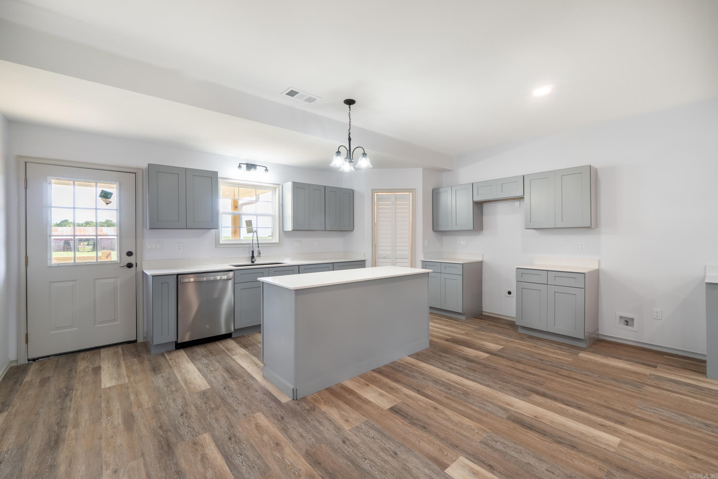HOUSTON ESTATES - Residential
