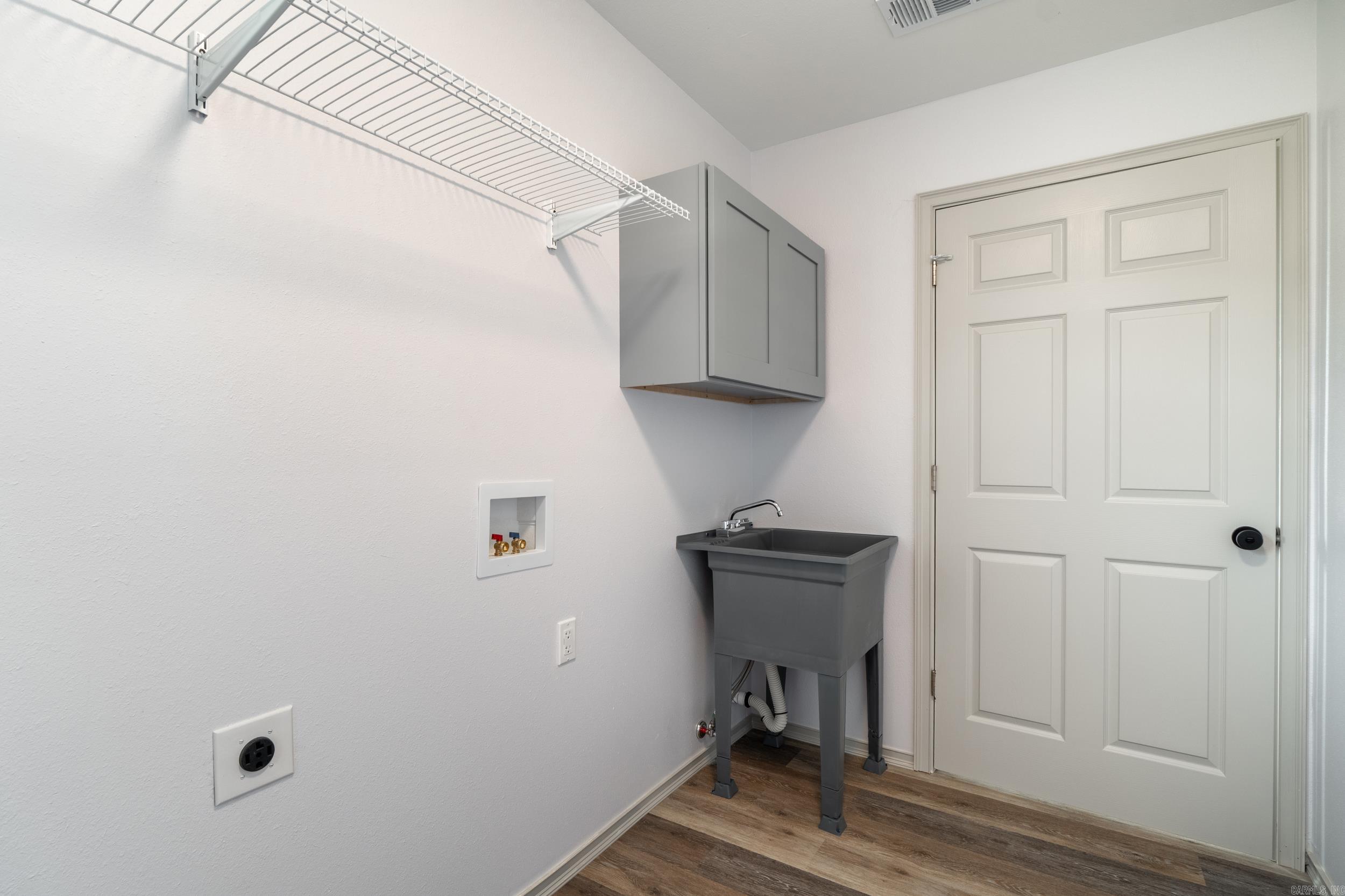 HOUSTON ESTATES - Residential