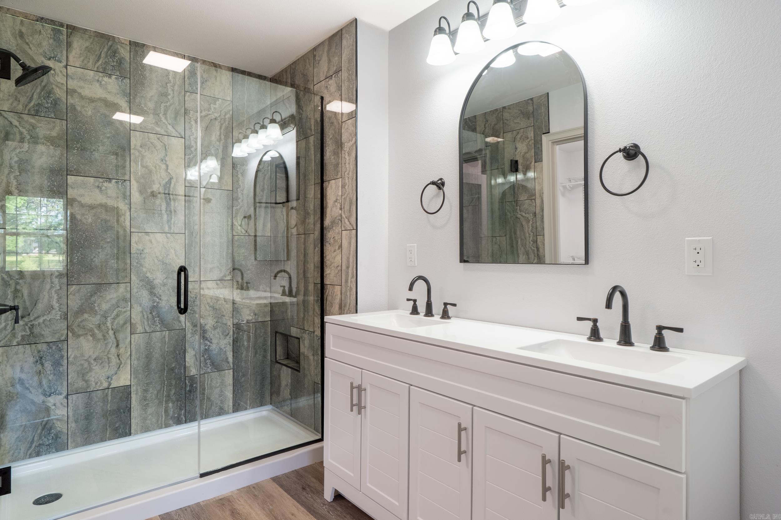 HOUSTON ESTATES - Residential