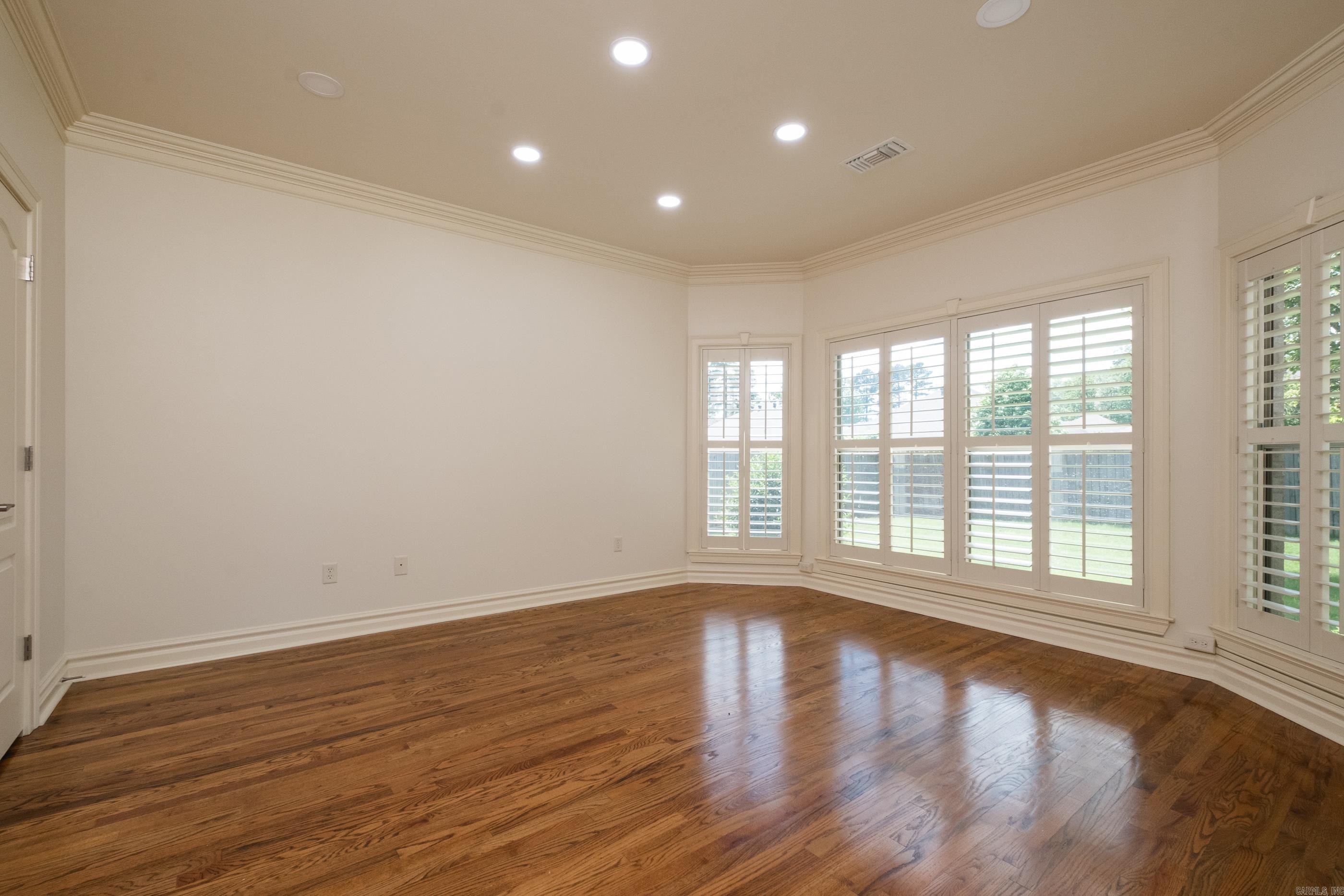 COUNTRY CLUB OF ARK THE - Residential