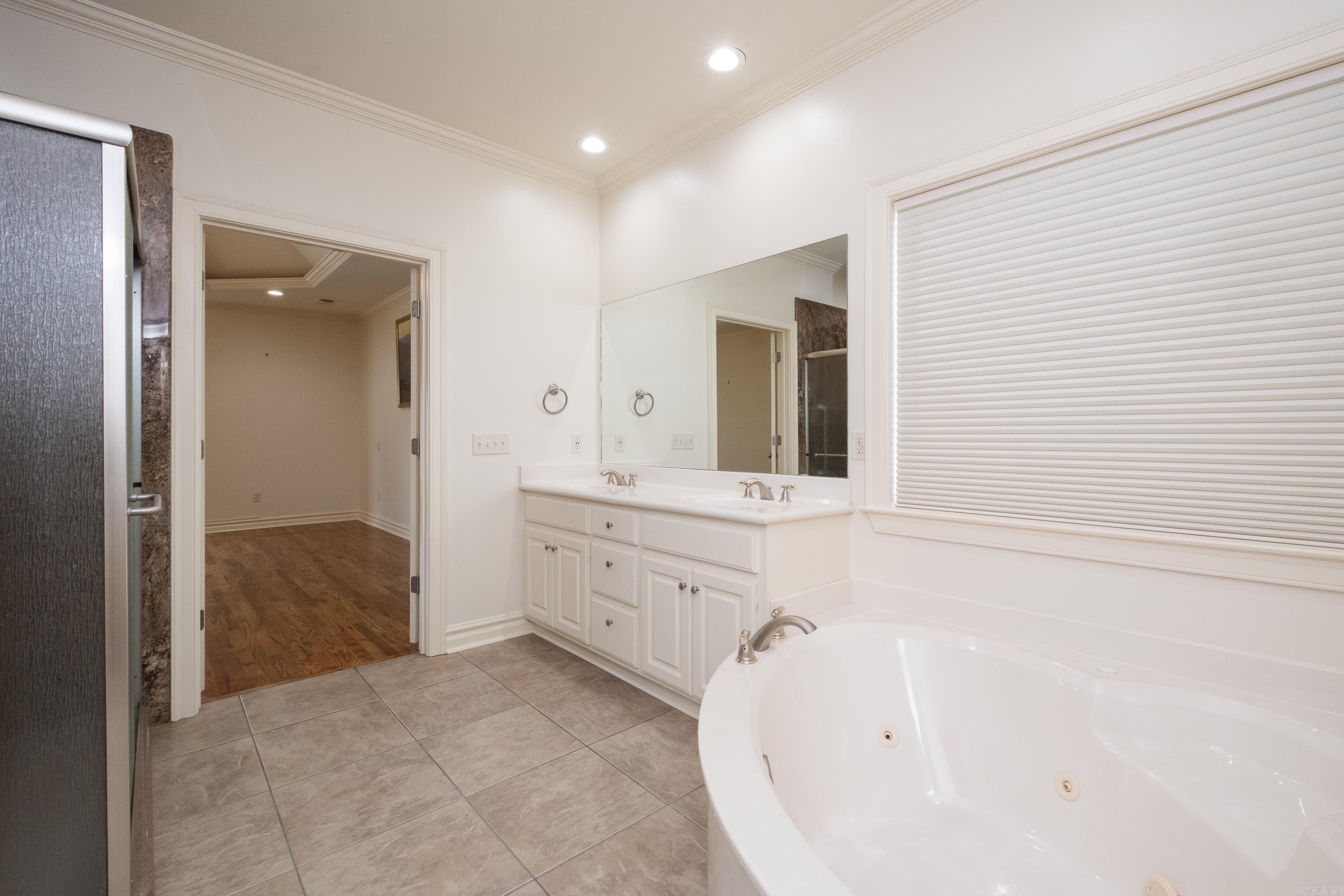 COUNTRY CLUB OF ARK THE - Residential