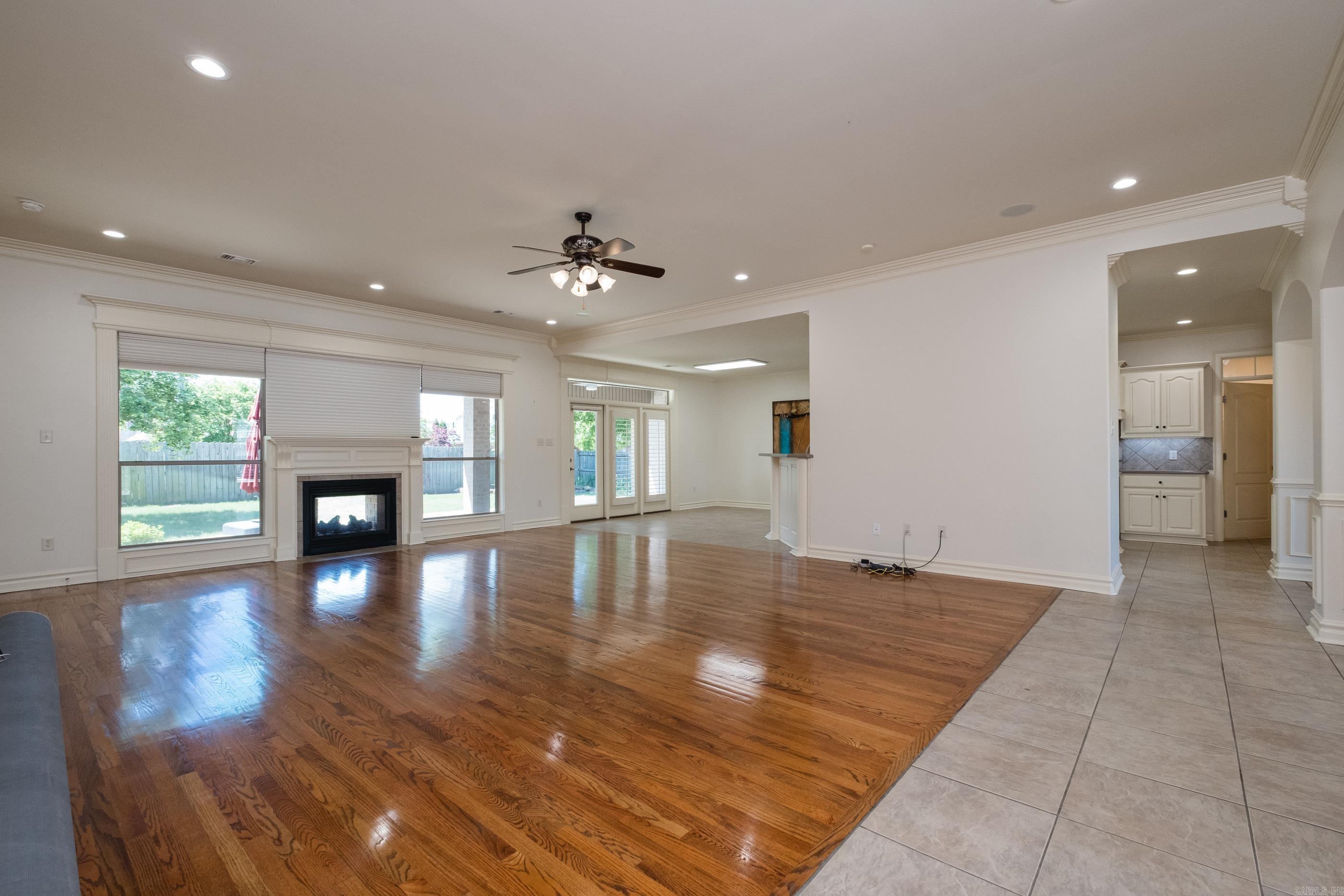 COUNTRY CLUB OF ARK THE - Residential