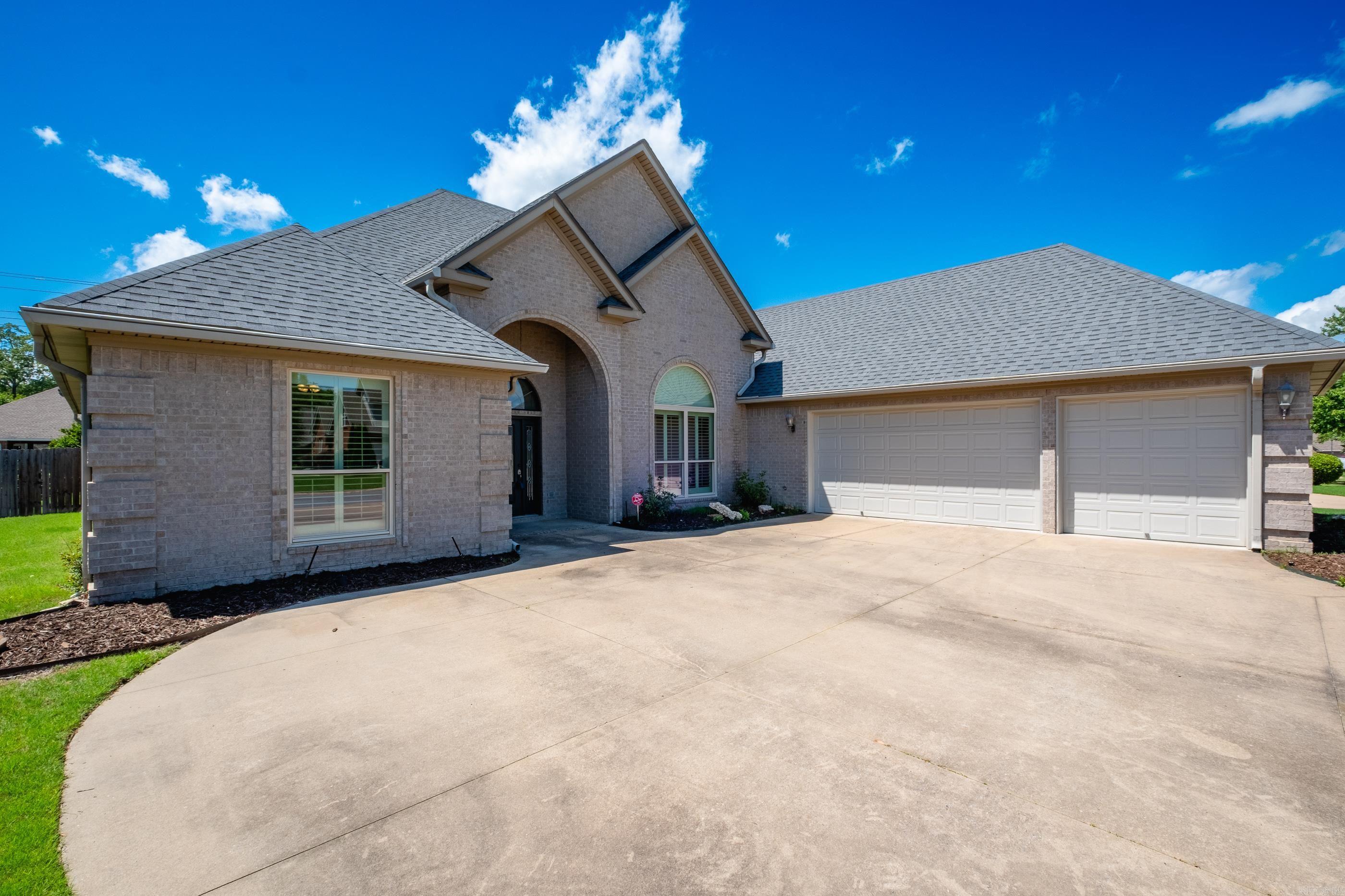 COUNTRY CLUB OF ARK THE - Residential