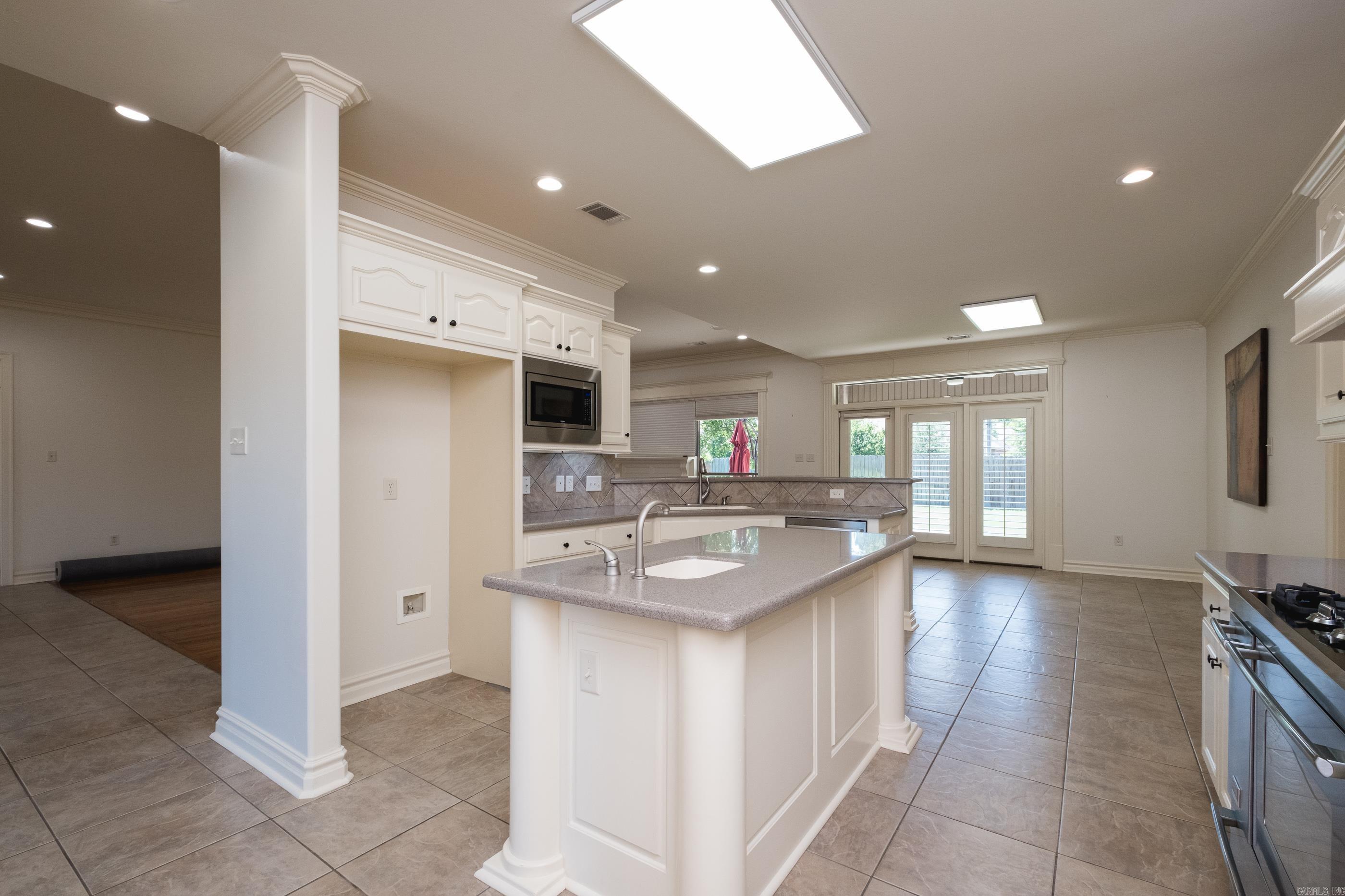 COUNTRY CLUB OF ARK THE - Residential