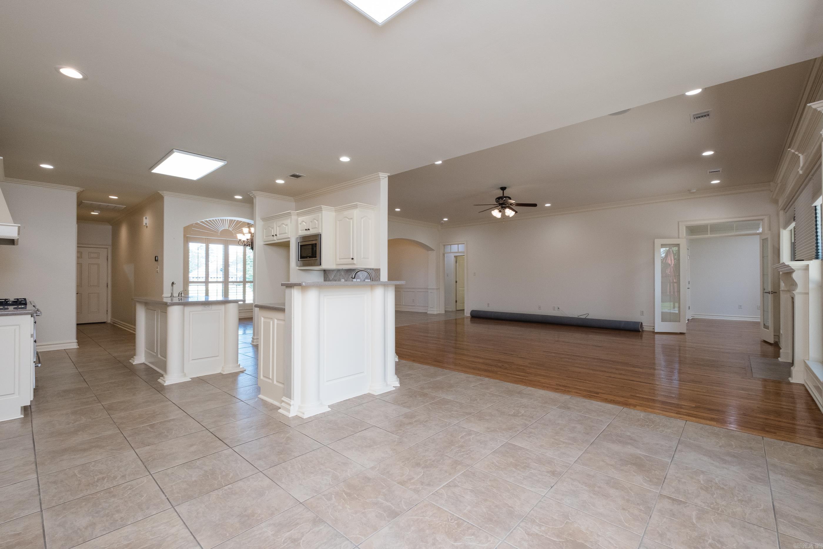 COUNTRY CLUB OF ARK THE - Residential