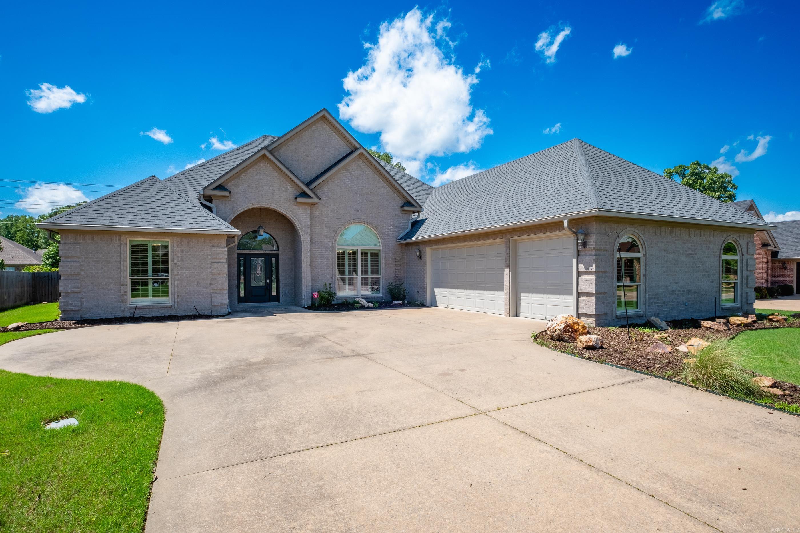 COUNTRY CLUB OF ARK THE - Residential