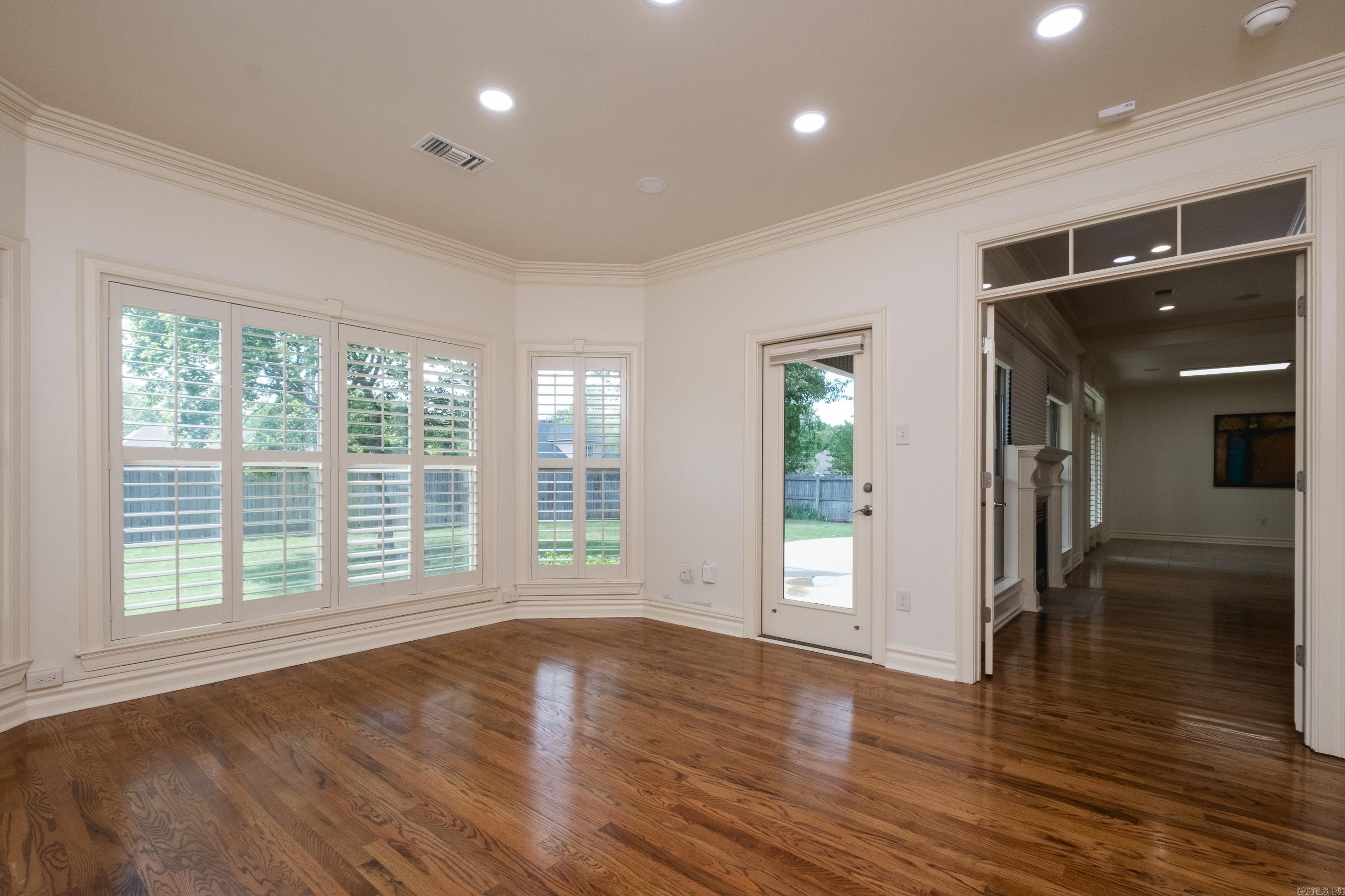 COUNTRY CLUB OF ARK THE - Residential