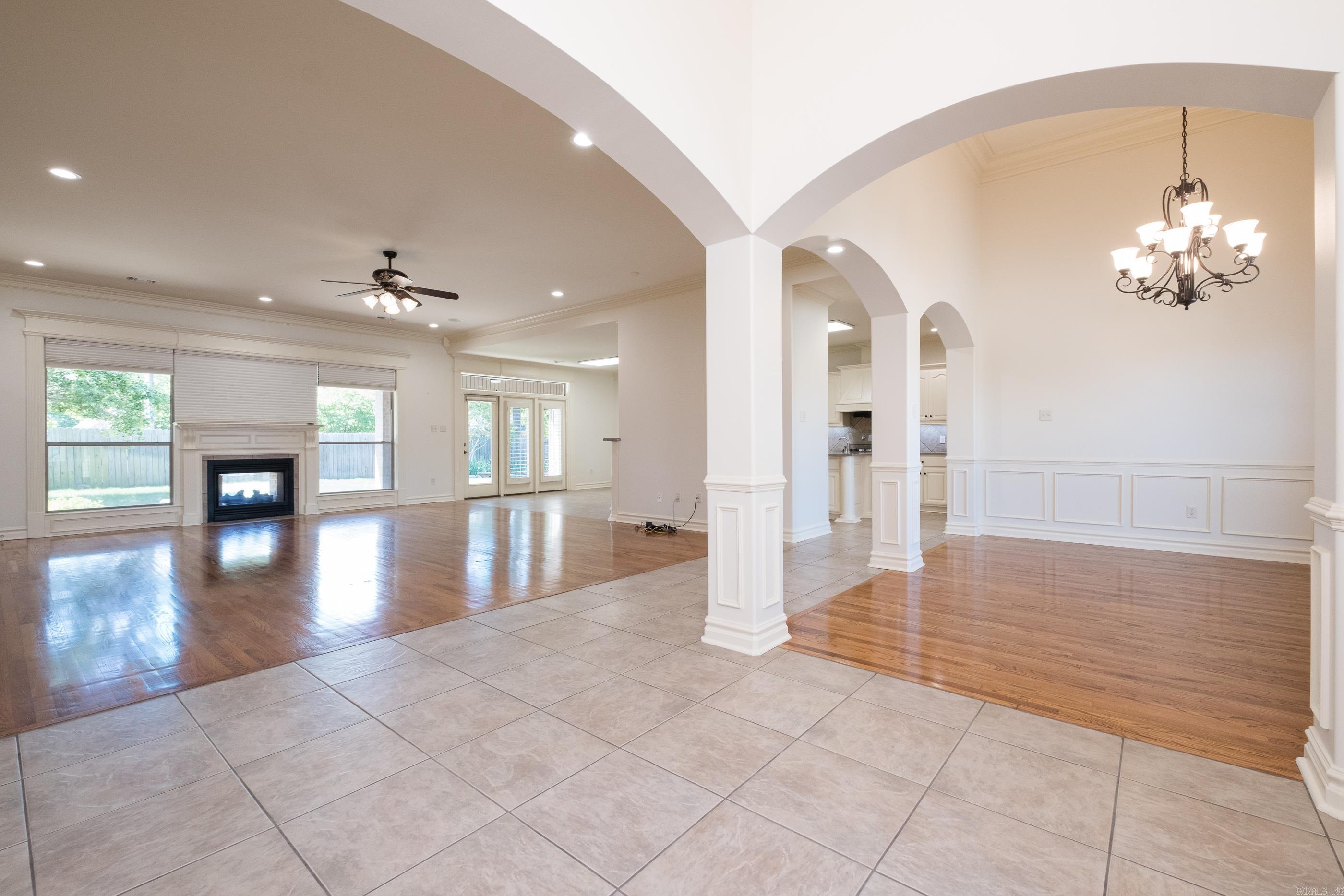 COUNTRY CLUB OF ARK THE - Residential