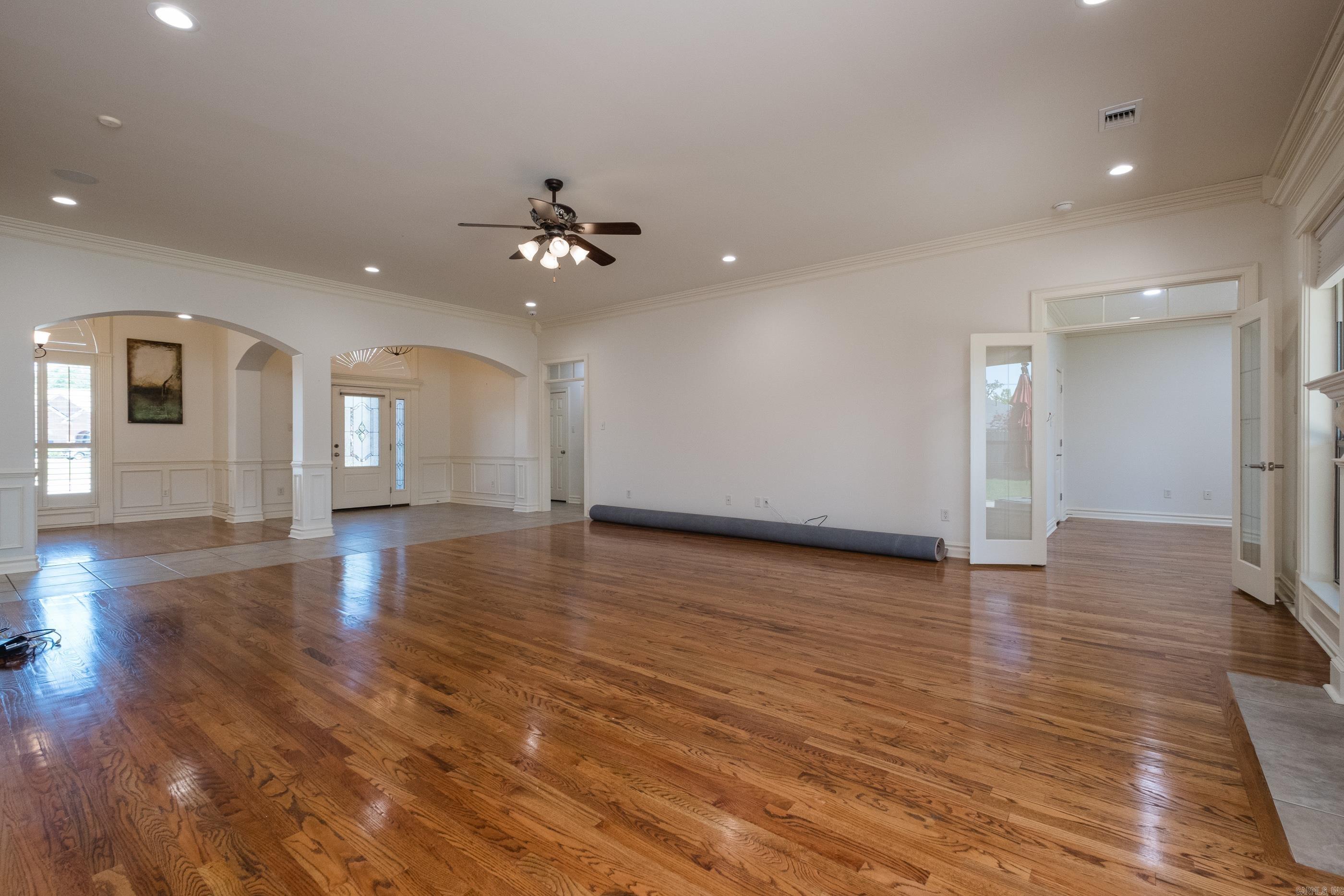 COUNTRY CLUB OF ARK THE - Residential