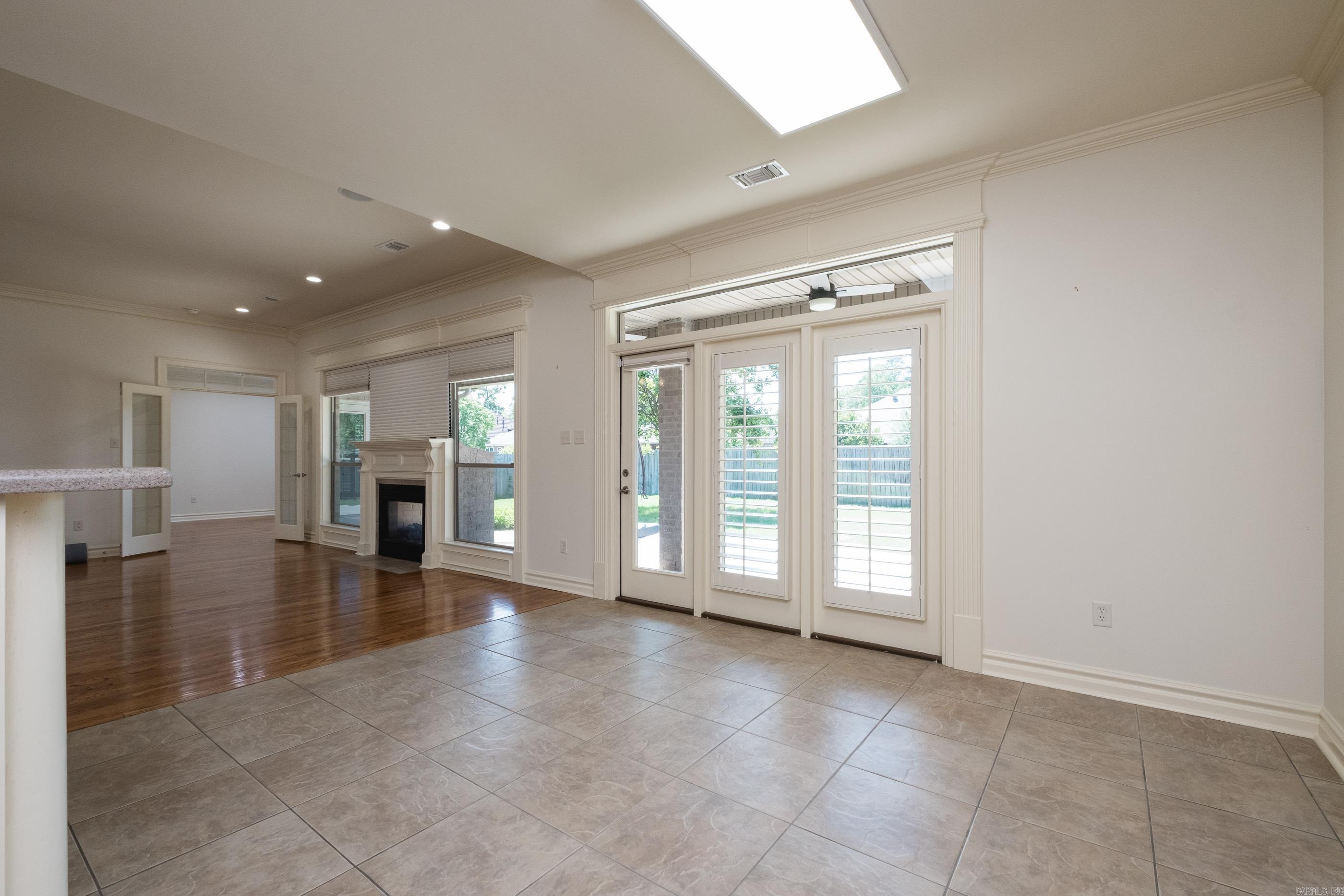 COUNTRY CLUB OF ARK THE - Residential