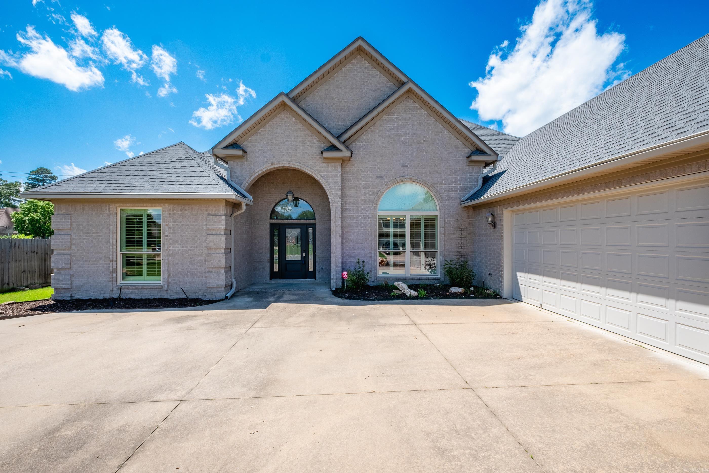 COUNTRY CLUB OF ARK THE - Residential