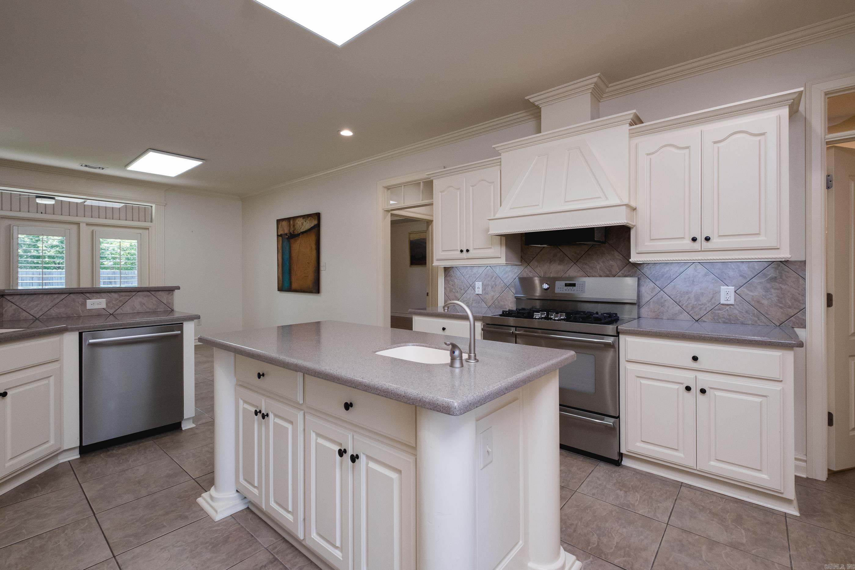 COUNTRY CLUB OF ARK THE - Residential