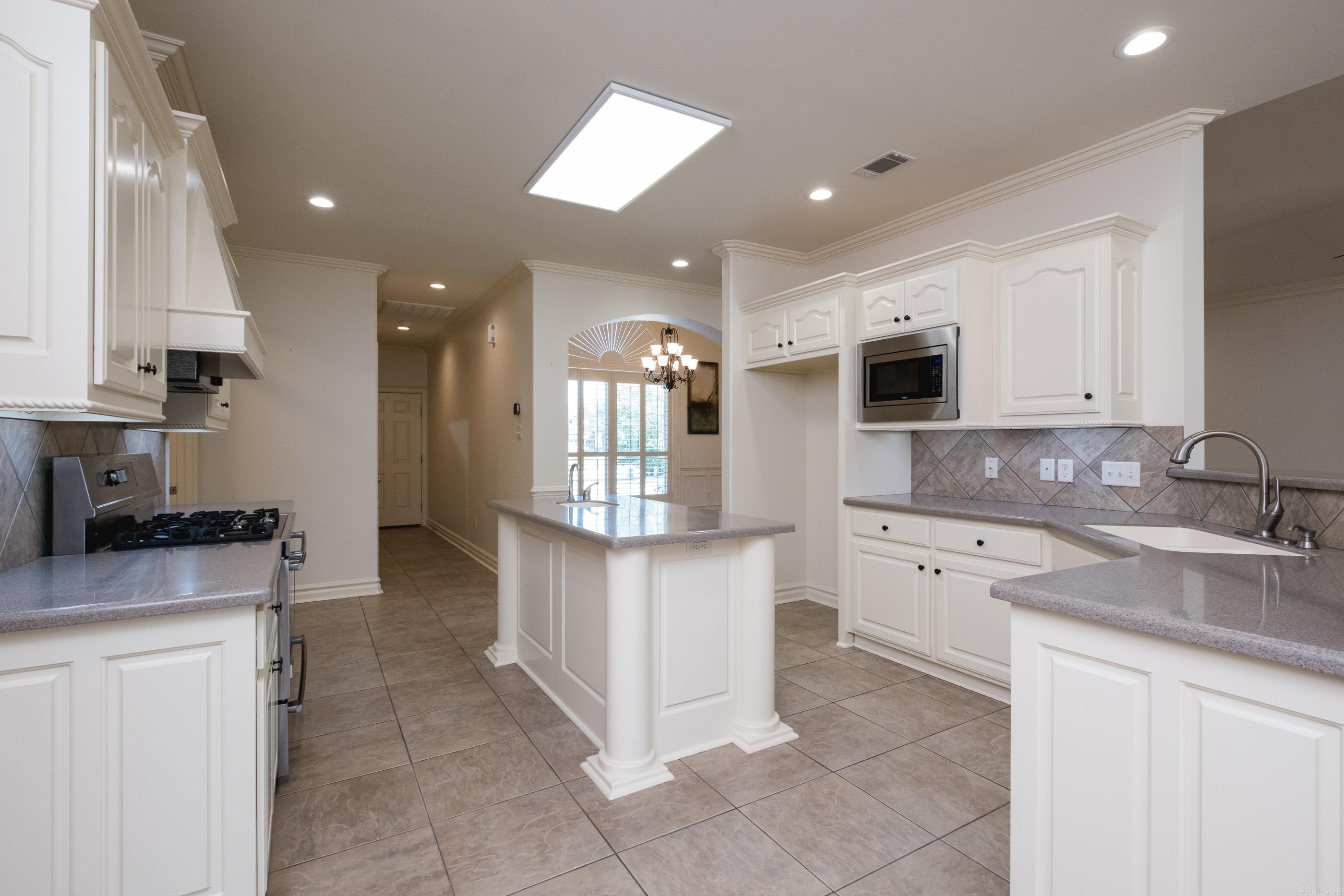 COUNTRY CLUB OF ARK THE - Residential